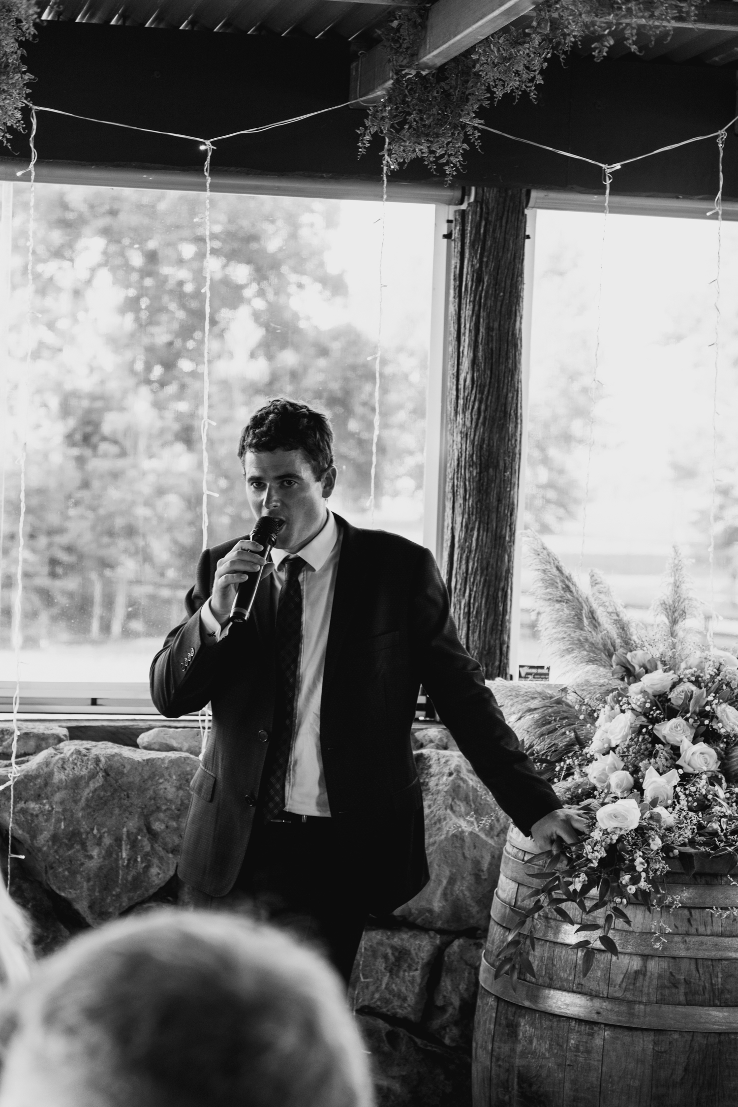 wedding-at-the-red-barn-new-zealand-wedding-photographer-speeches-being-made.jpg