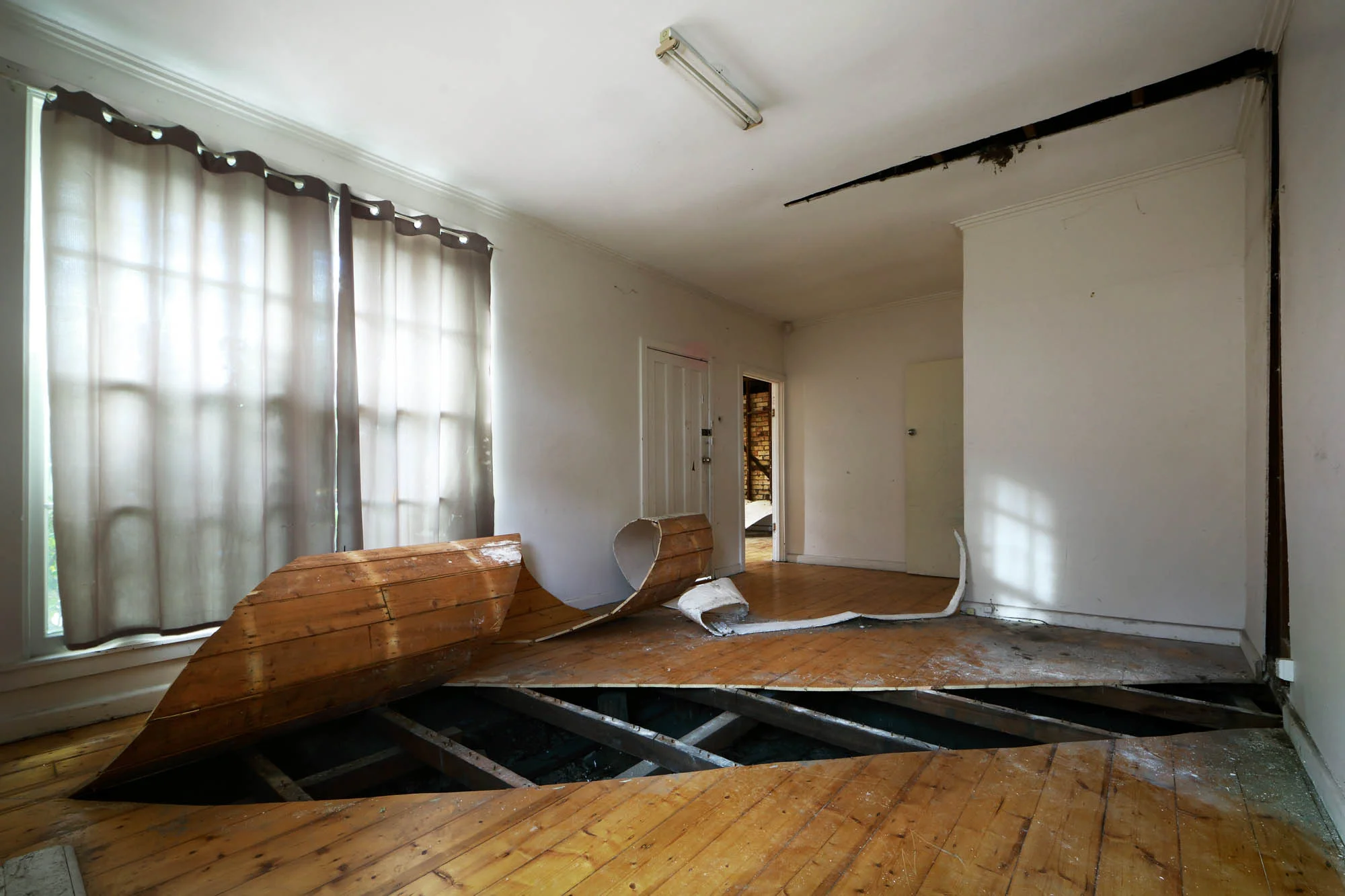 18.From corner to corner- Belfield abandoned house - Sighting Exhibition - Robbie Rowlands - 2016 - web.jpg