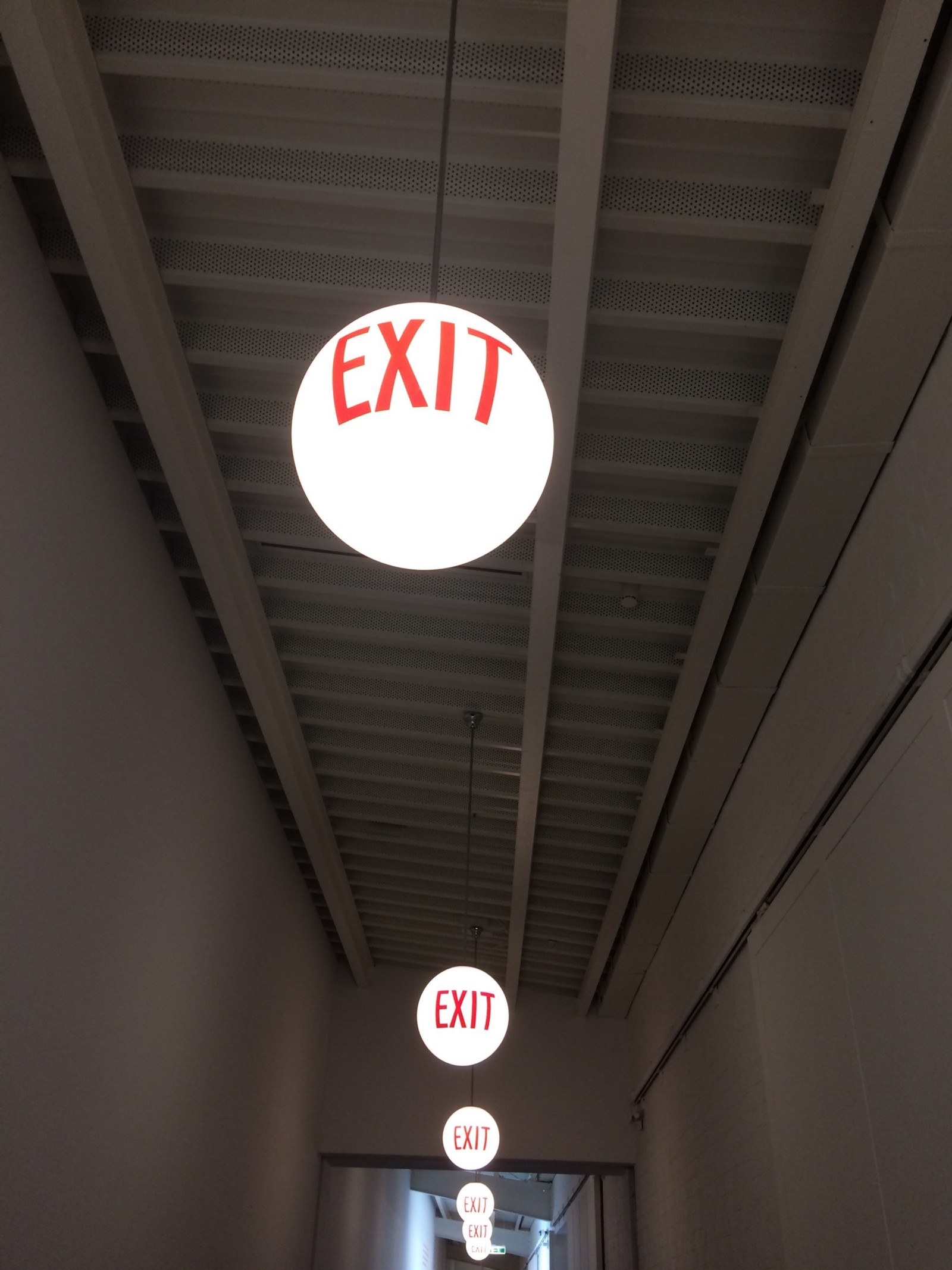 Exit lamps at Hamburgerbahnhof