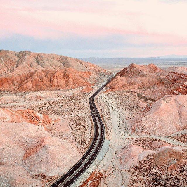 Happy Sunday! &bull;
&bull;
&bull;
&bull;
&bull;
#art #photography #artphotography #fineartphotography #openroad #desert #desertlife #minimalist #minimalart #minimalism #pink #landscape #landscapephotography #roadtrip #mountains #pinksky #pastel #pas