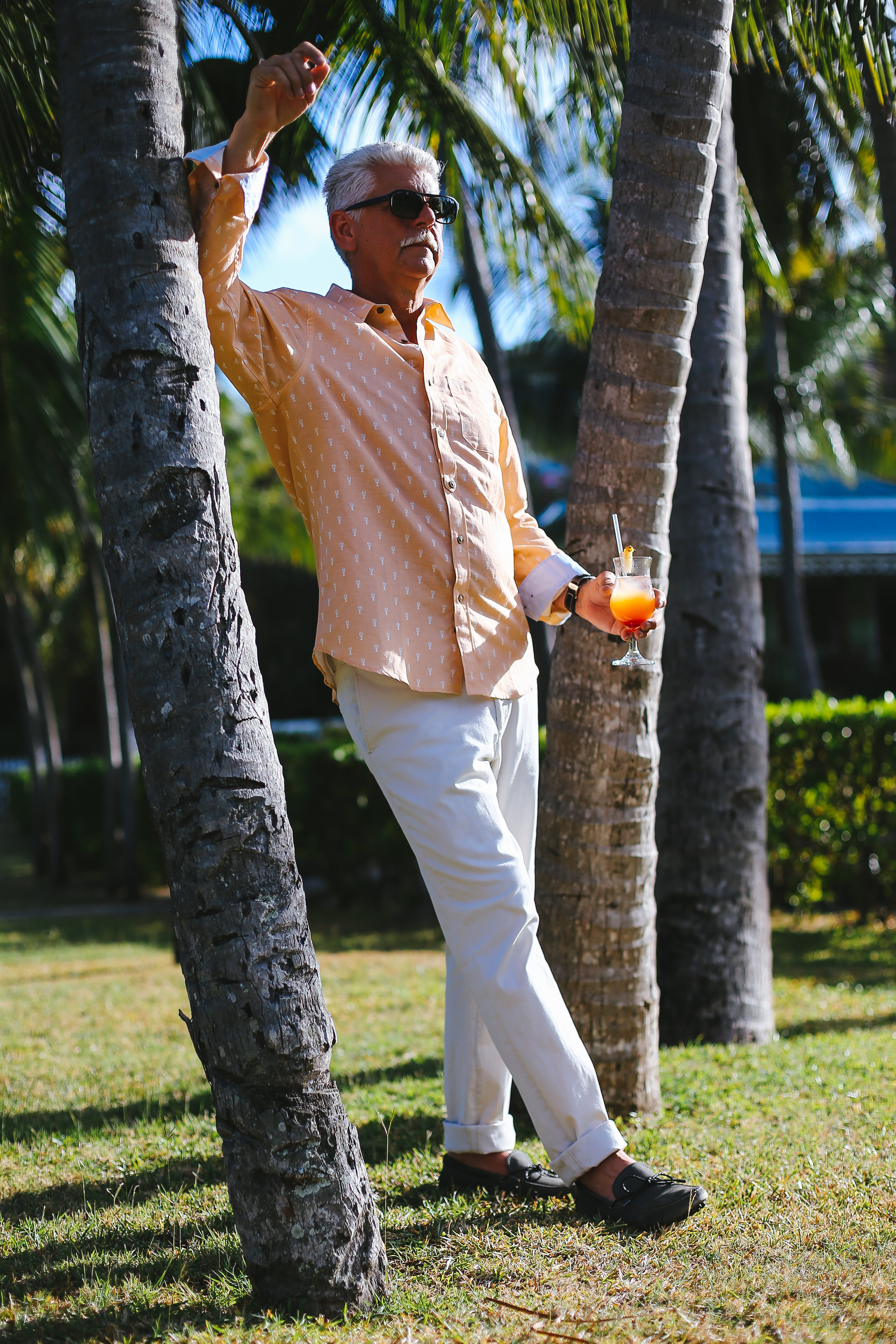 The Ultimate linen shirt for your summer holiday