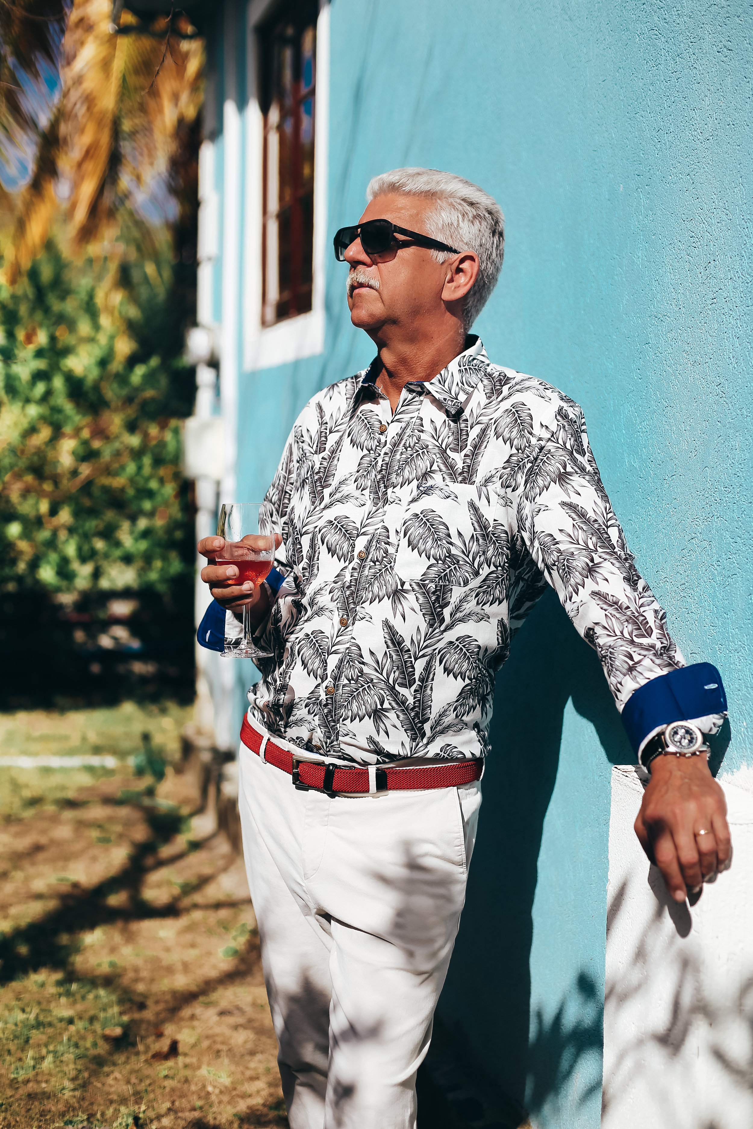 The Ultimate linen shirt for your holiday wardrobe