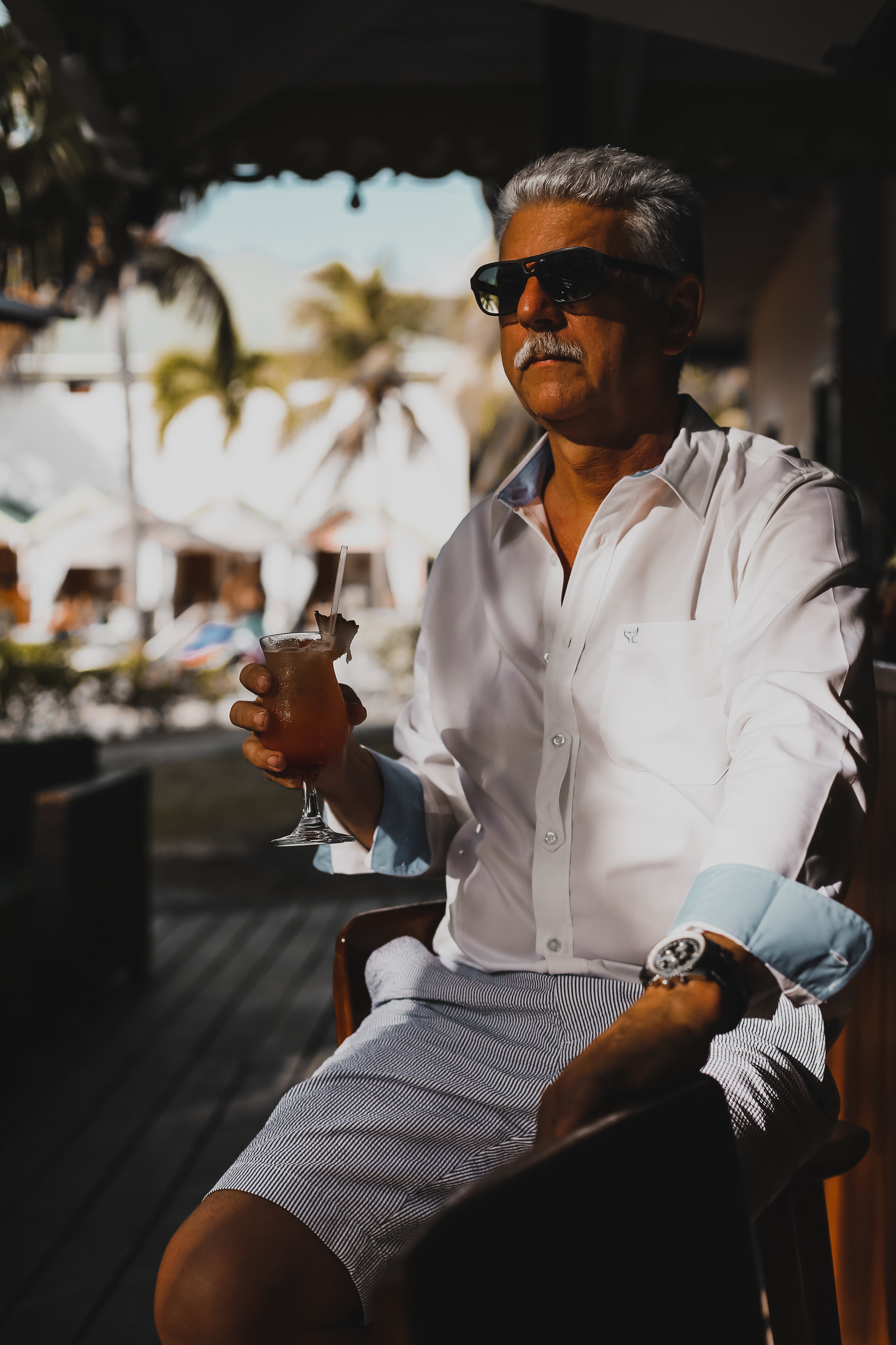How to style the white shirt on holiday