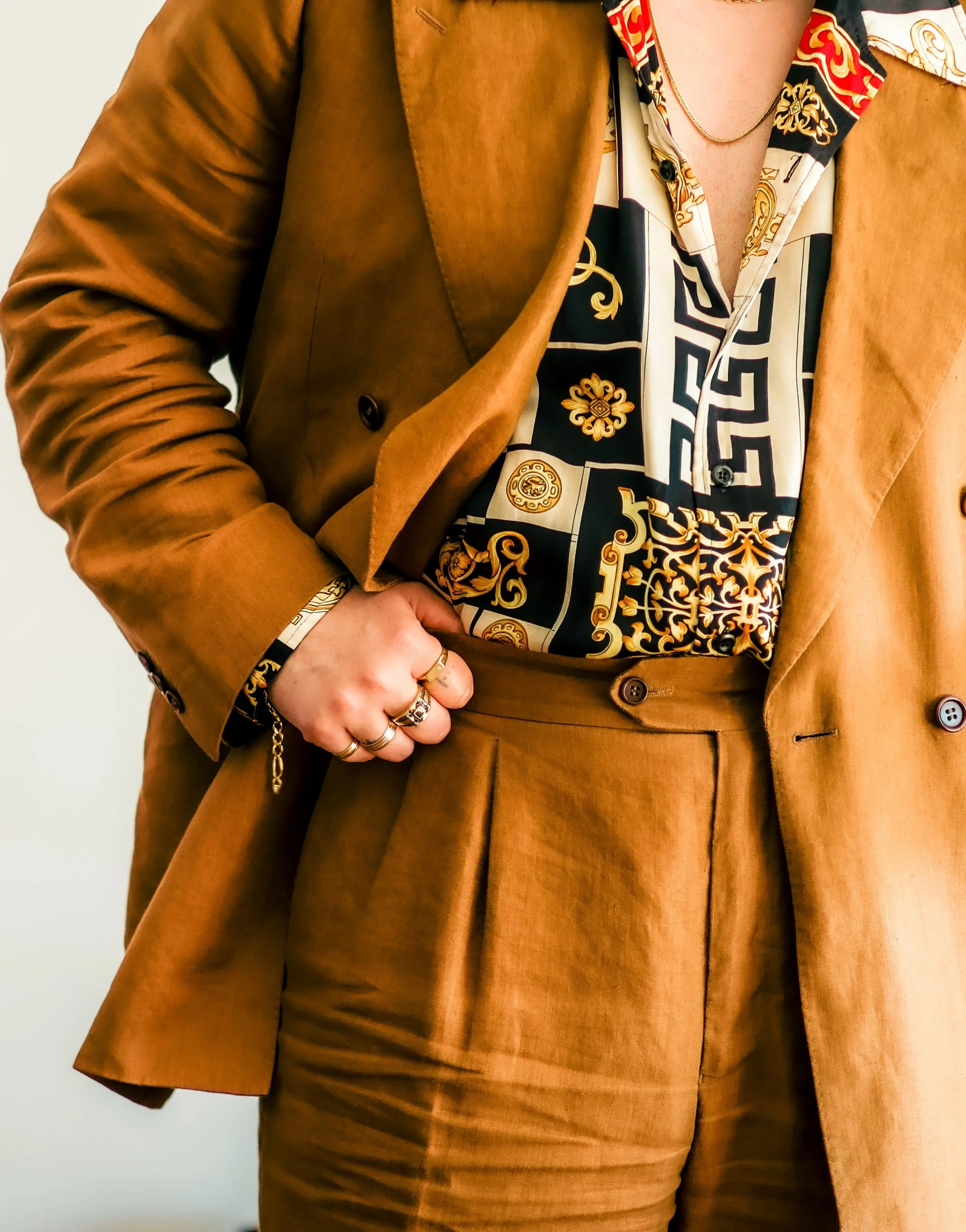 Tobacco linen 🍁

#SamuelDiamond #ClassicMenswear #TobaccoSuit #DugdaleBros