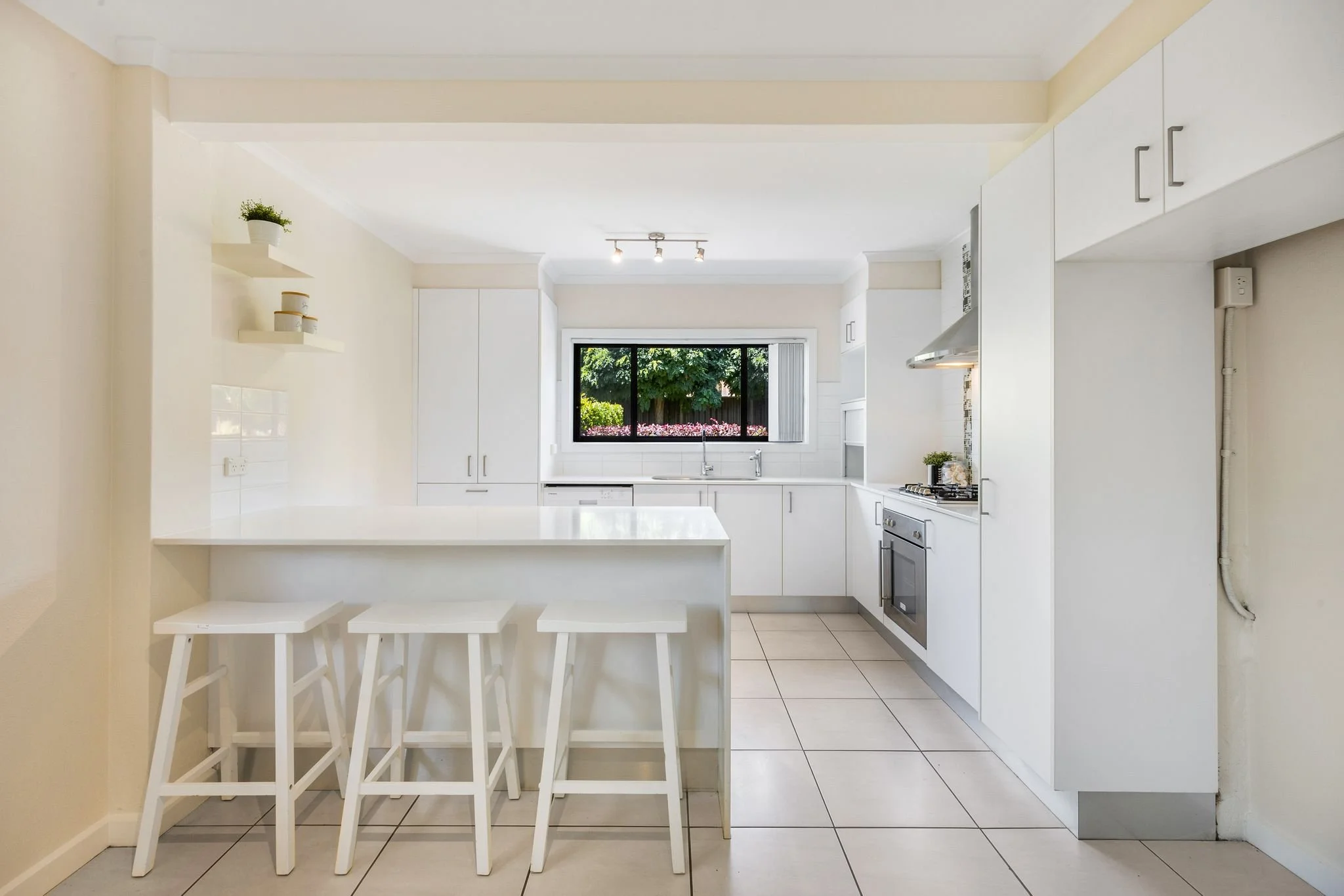 Morrisey - 3 Bennelong Cres, Macquarie - 02.jpg