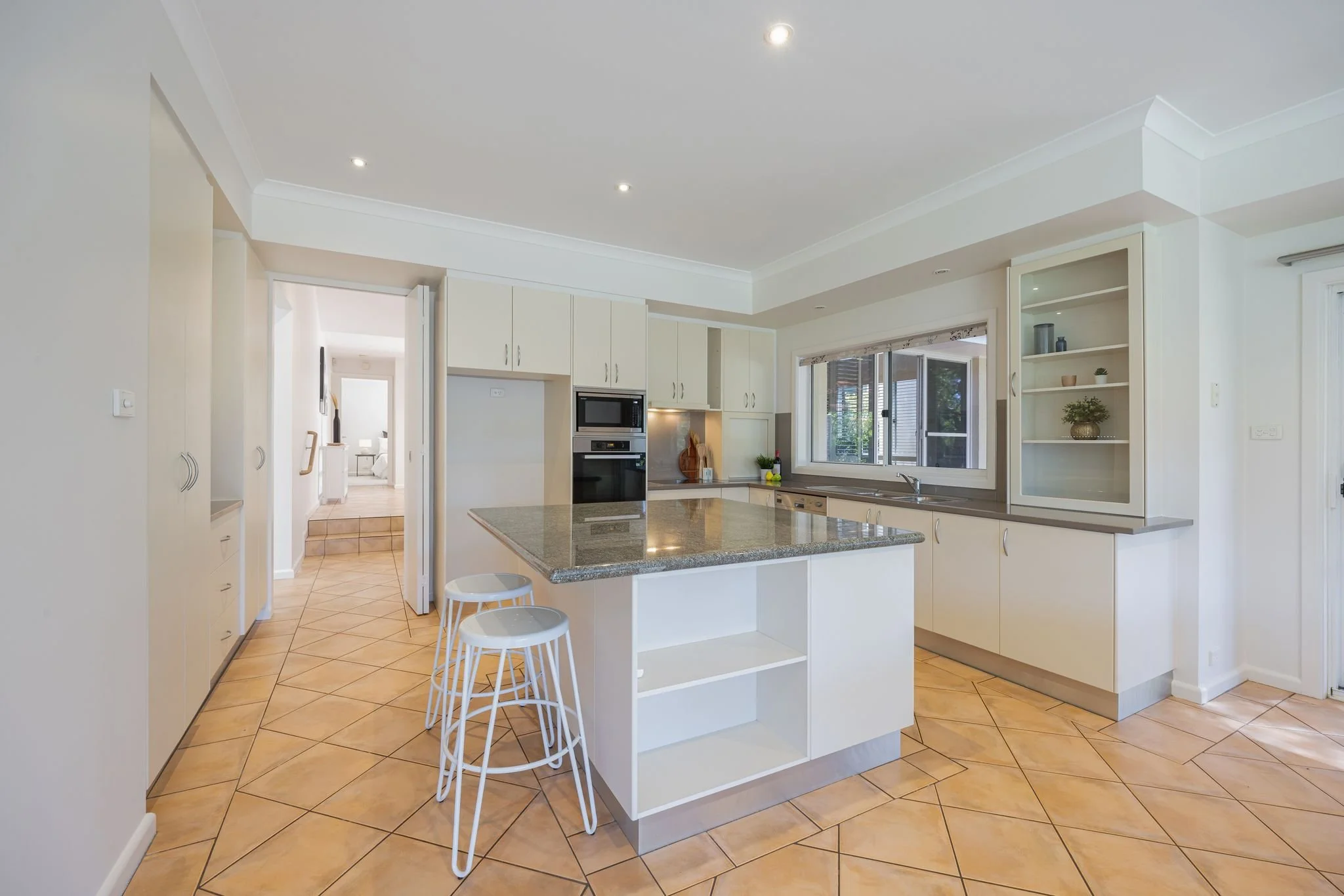 Morrisey - 25 Tanderra Cres, Ngunnawal - 02.jpg