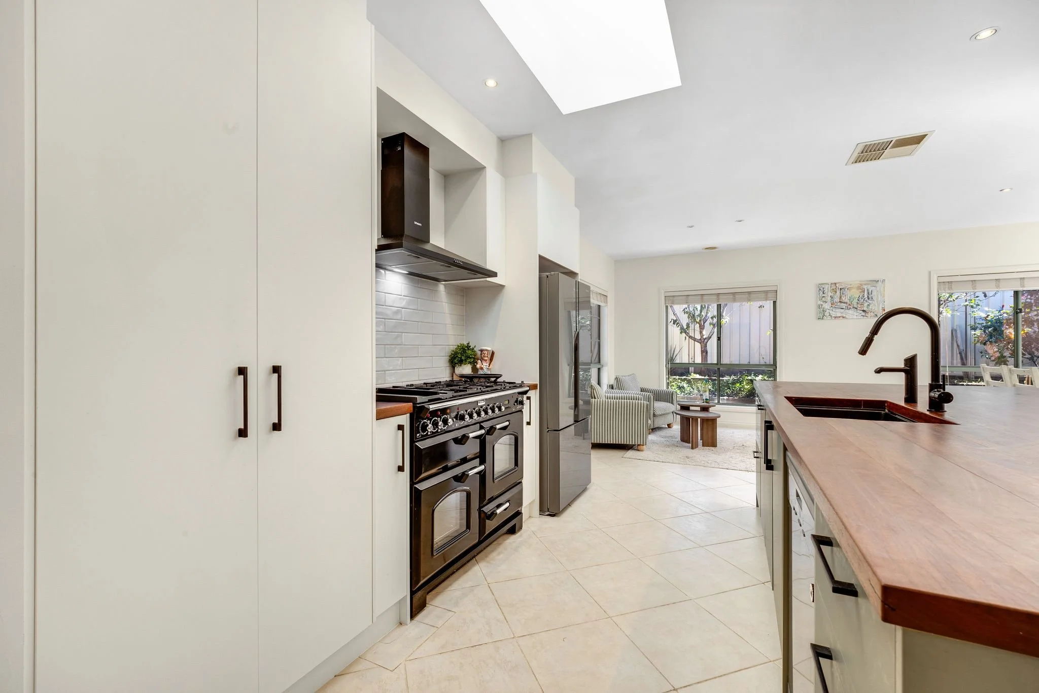 Morrissey - 50 Katherine Ave, Amaroo - 02.jpg