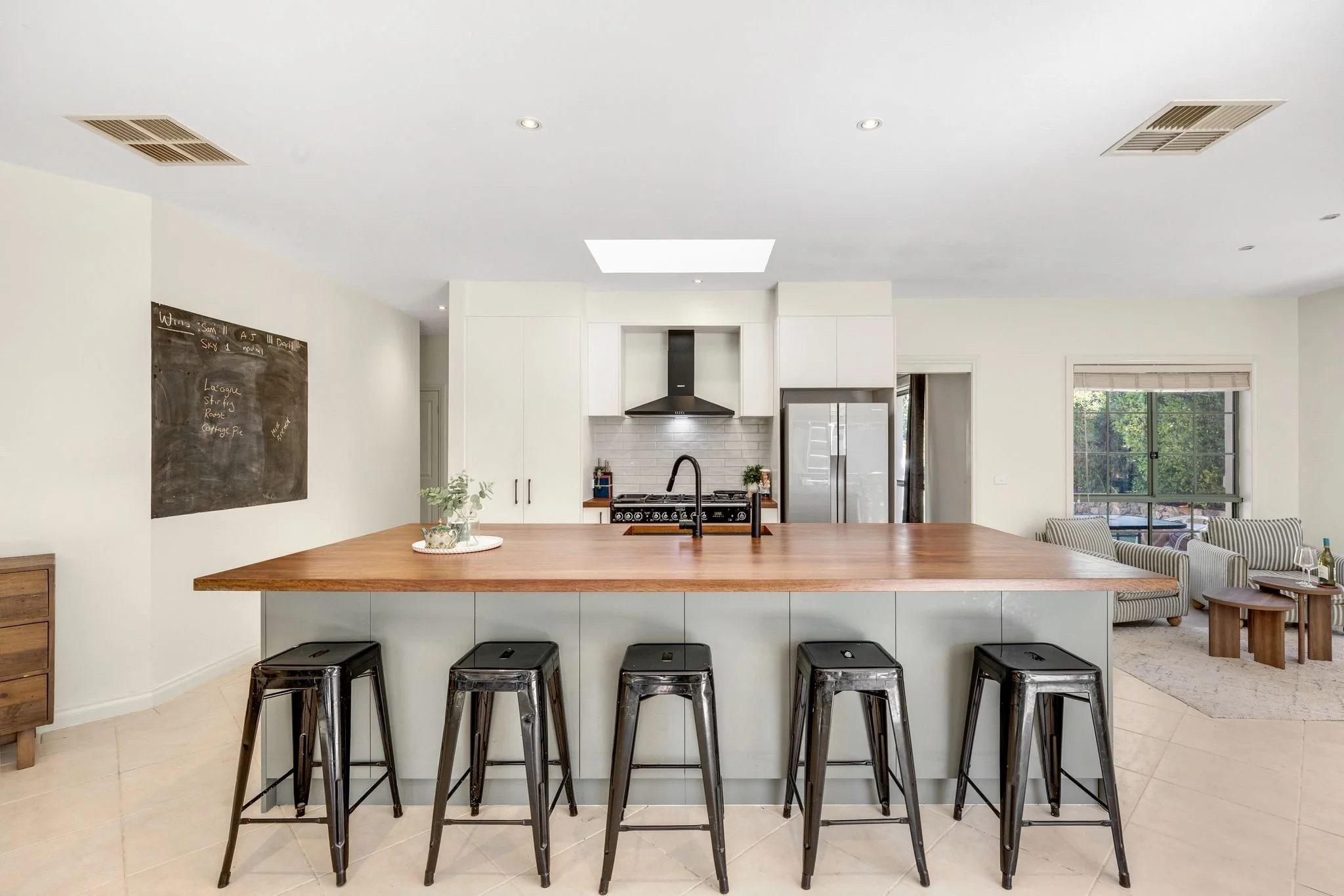 Morrissey - 50 Katherine Ave, Amaroo - 03.jpg