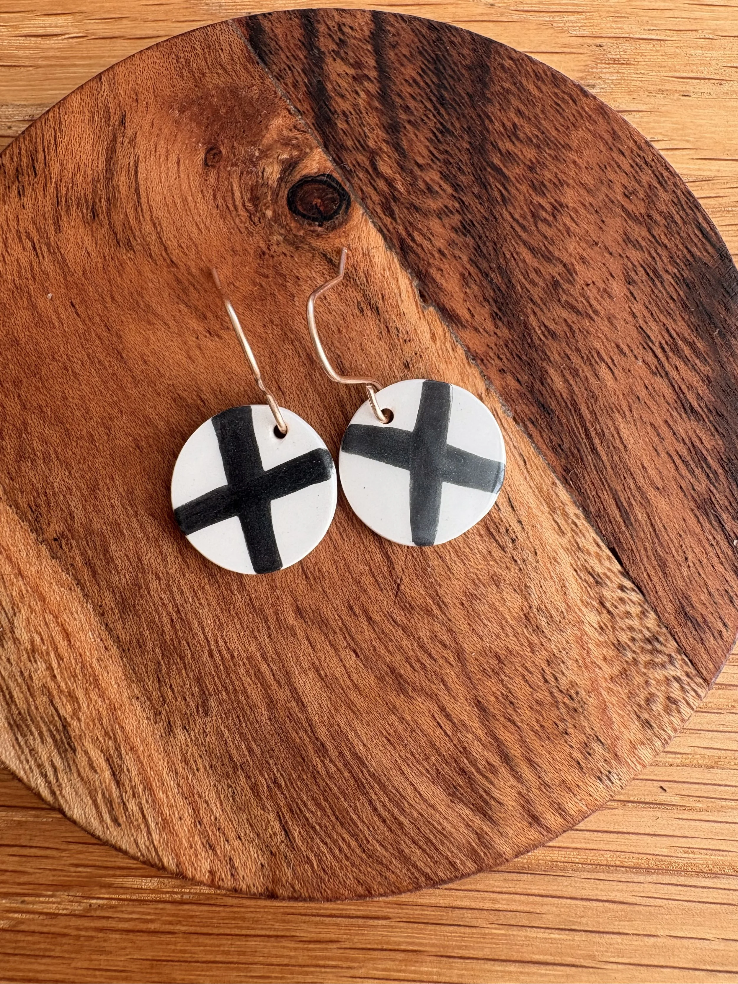 Large circles -  cross Dangly's