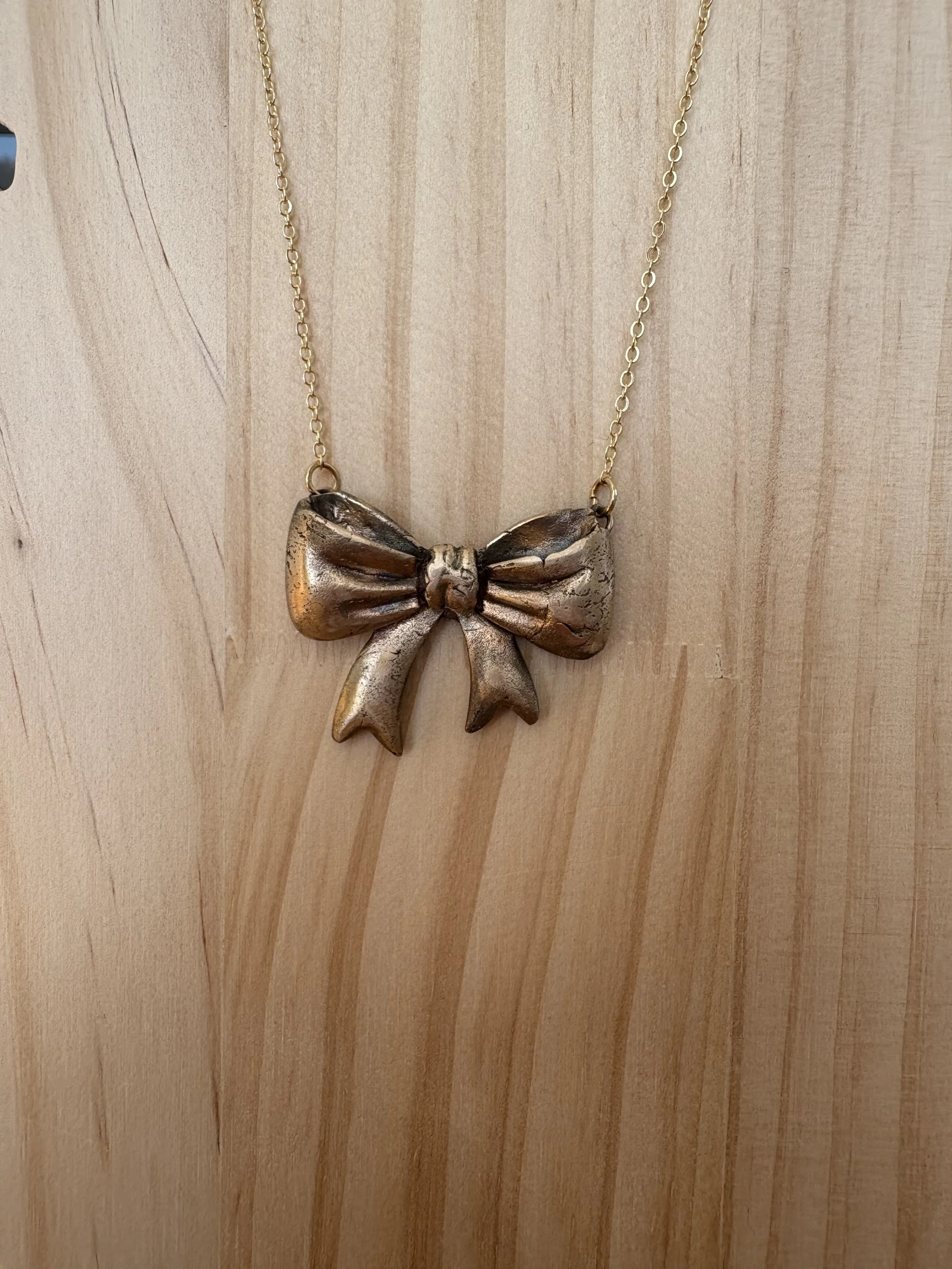 Bow Necklace