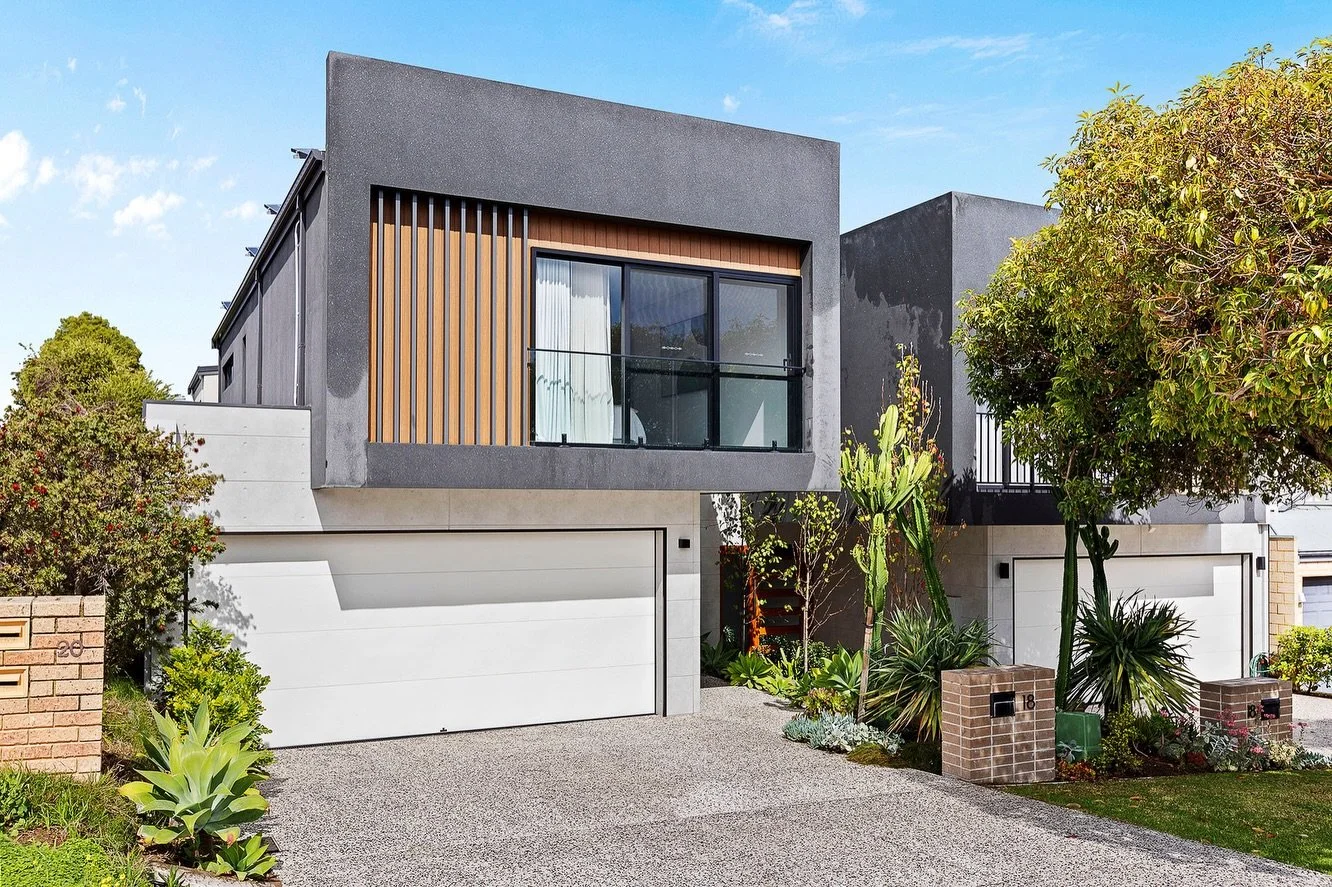 JUST LISTED 🫶🏻 18B Helmsley Street Scarborough. 

Contemporary design and refined finishes define this striking two-storey residence in sought-after South Scarborough, where a bold street-front presence introduces the luxurious comfort waiting insi