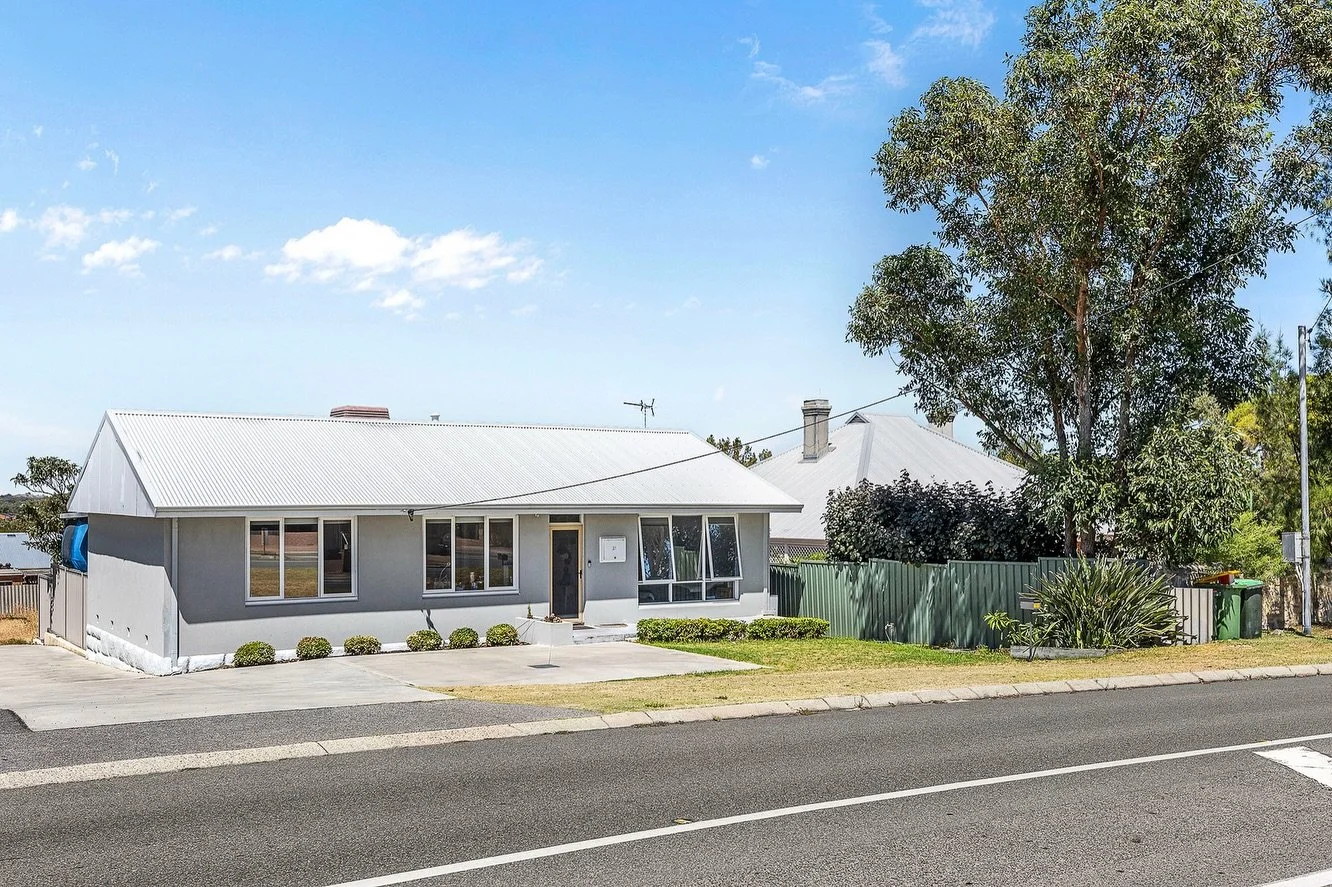 AUCTION ⭐️ 185 Clontarf Road Hamilton Hill. 
Saturday 14th March at 3pm. 

The warmth of yesteryear and the promise of tomorrow flawlessly combine in the form of this beautifully-renovated 3 bedroom 2 bathroom character home, sitting proudly on a spr