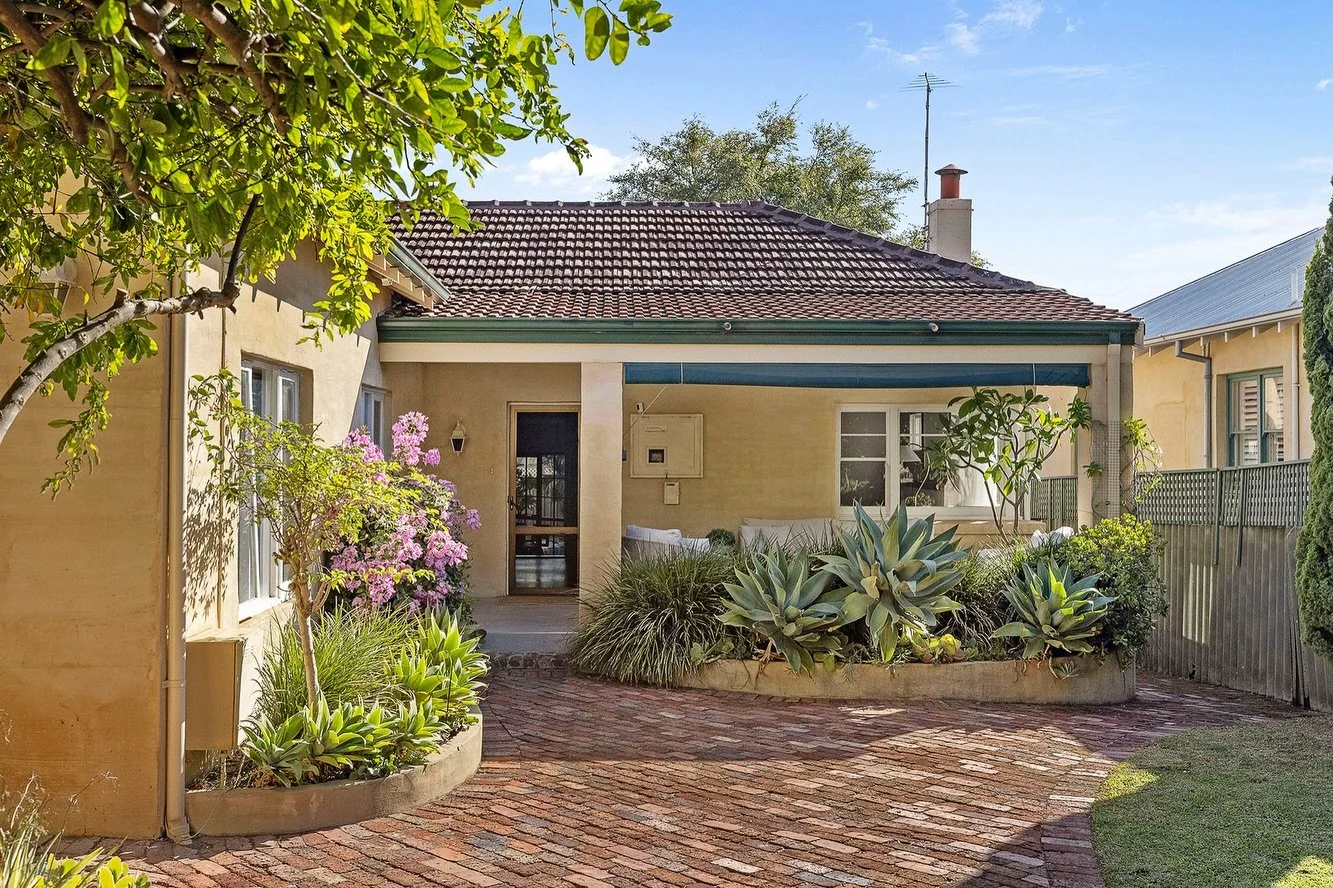 JUST LISTED 🙌 115 McKenzie Street Wembley. 

Pleasantly surprising you with its serenity and soul, this 3 bedroom 2 bathroom character sanctuary feels like a warm hug from another era &mdash; beautifully brought into the now
where it counts.

Timele