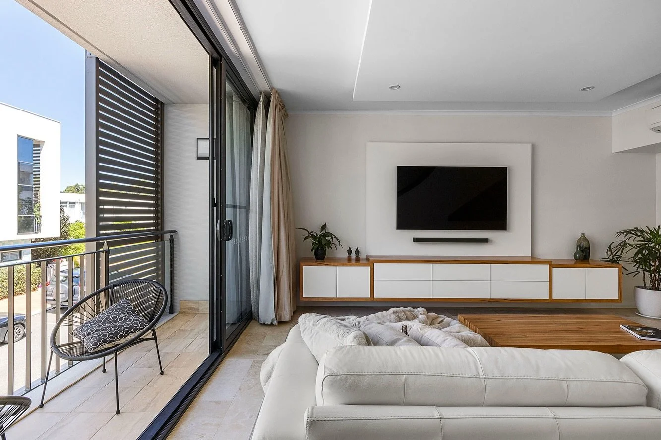 NEW OPPORTUNITY 🤍 5/10 Athletes Parade Floreat. 

Positioned within the tightly held and highly sought-after Perry Lakes Estate, this immaculate tri-level residence delivers a refined blend of style, flexibility and effortless &ldquo;lock-and-leave&