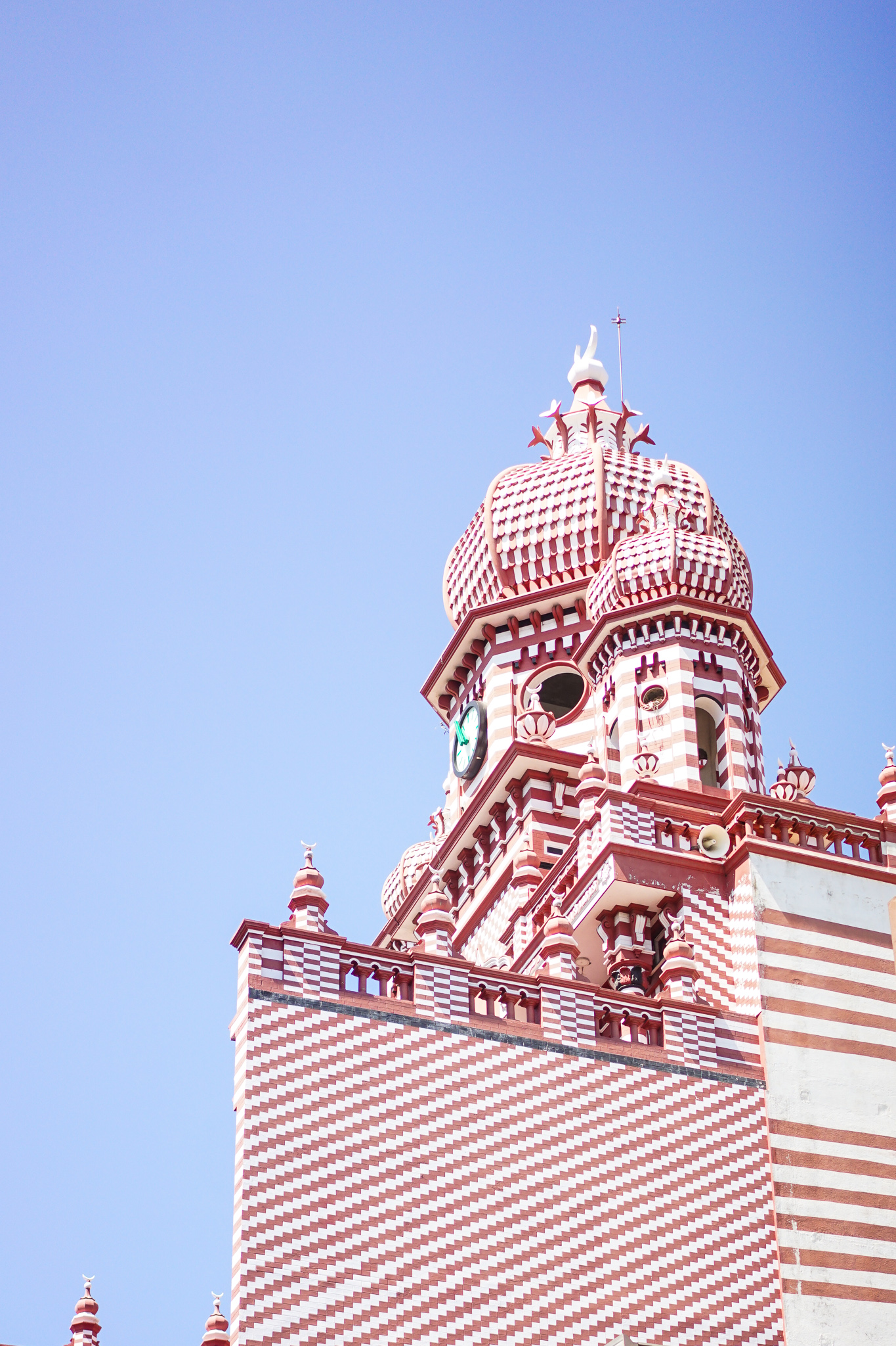 Red Mosque viewed from Main Street, Pettah