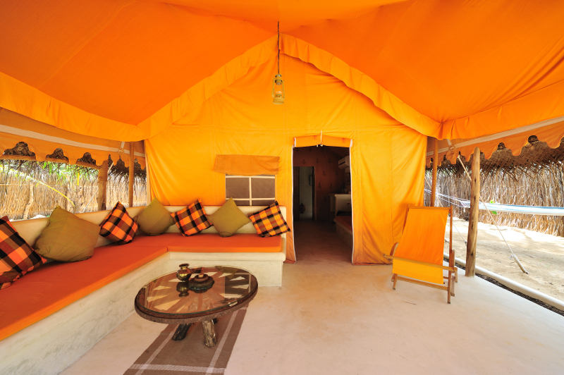 Dolphin Beach Resort - verandah of luxury tent