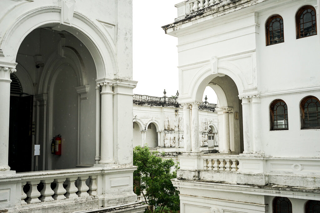 Colombo Museum - in between galleries 