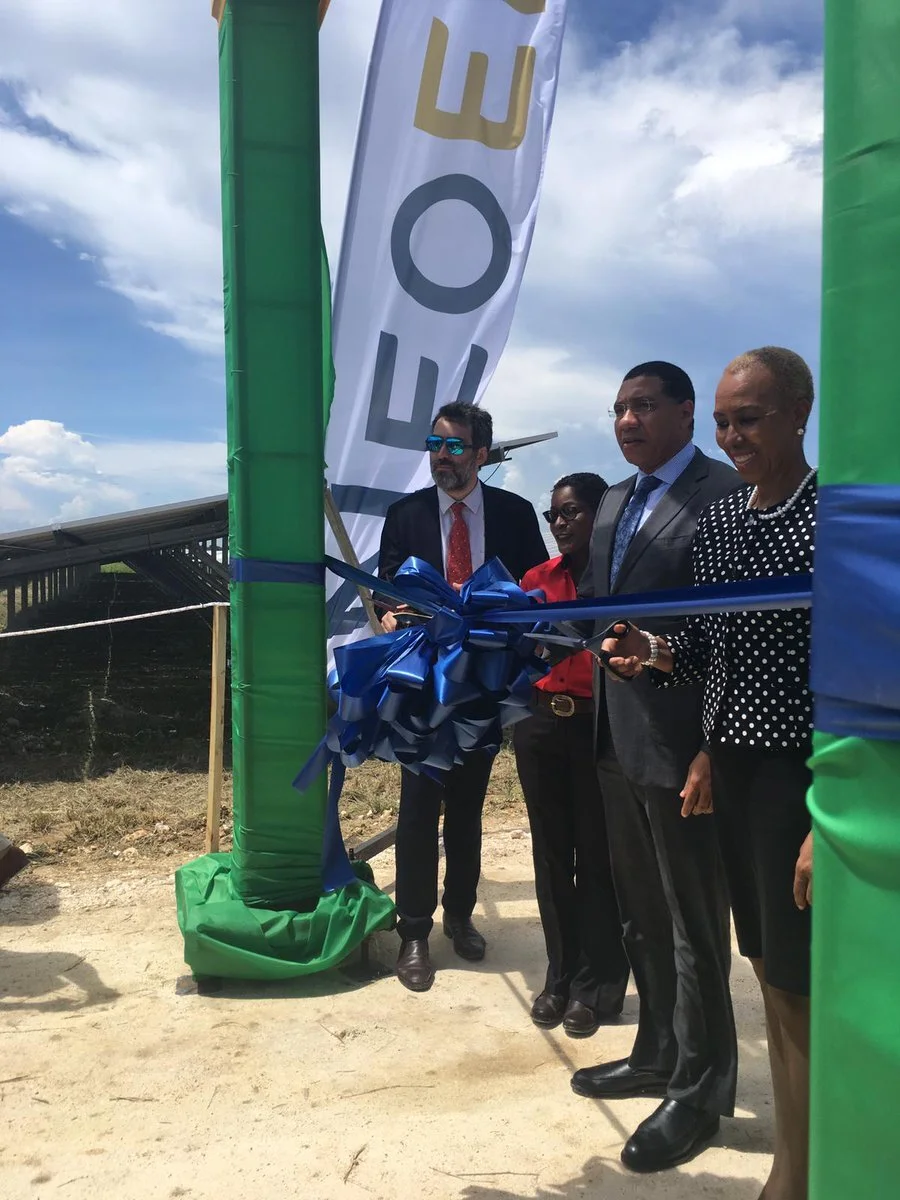 Ribbon cutting ceremony at Paradise Park solar farm, October 2, 2019.