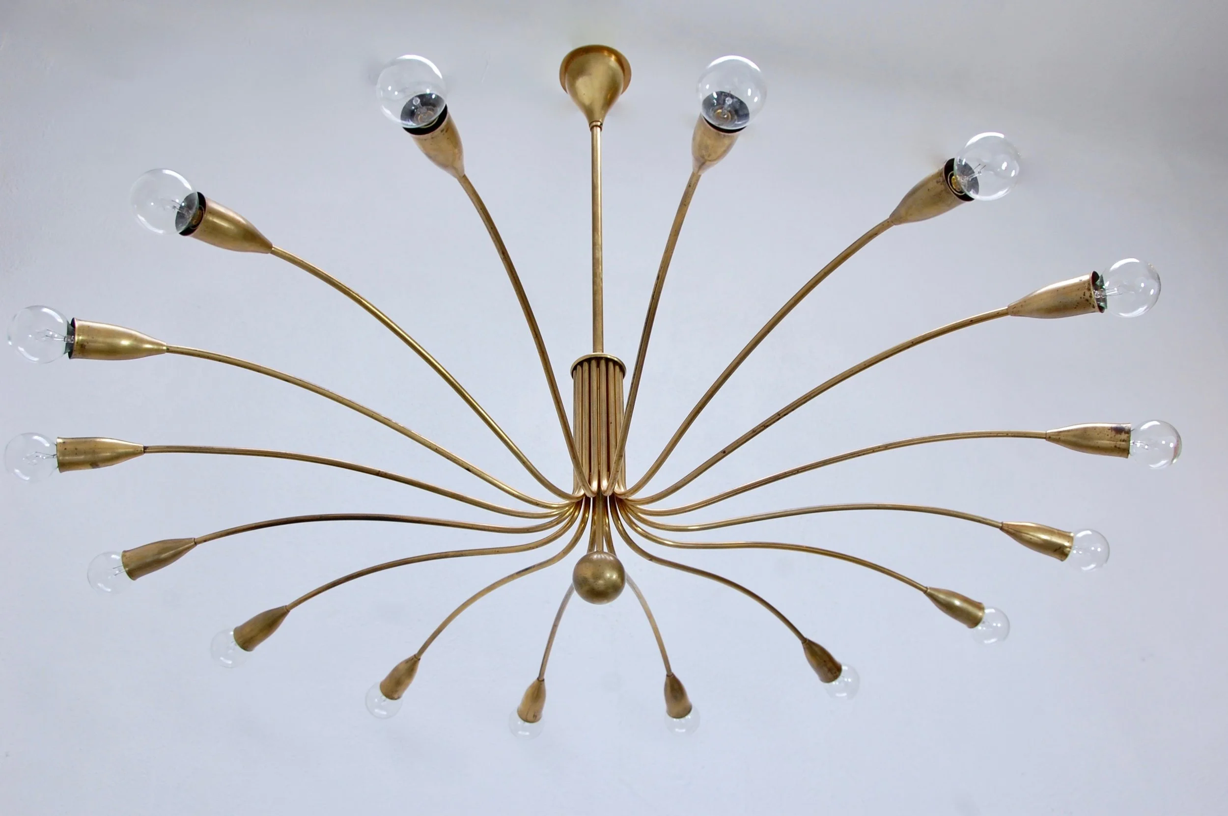 LargeItalian16LightBrassChandelier3.jpg