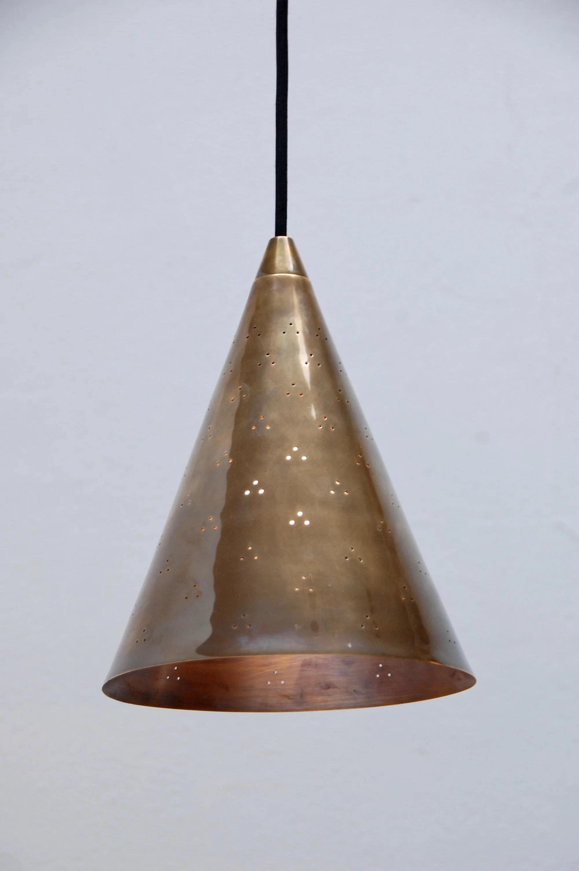 PendantsinthemannerofPaavoTynell4.jpg
