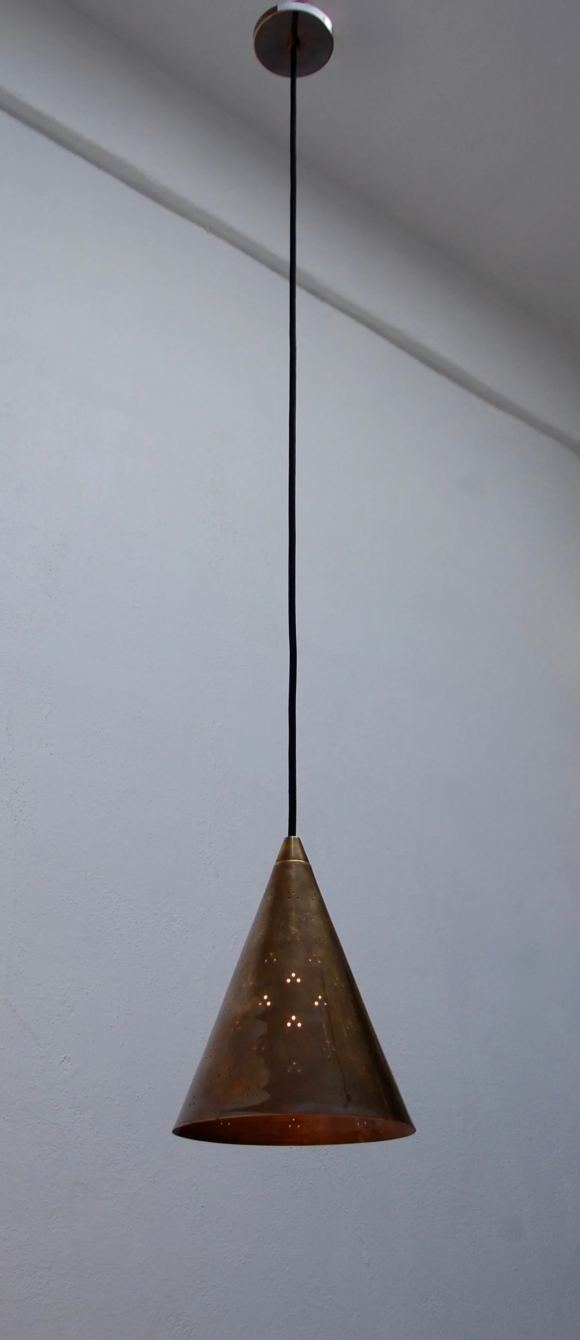 PendantsinthemannerofPaavoTynell7.jpg