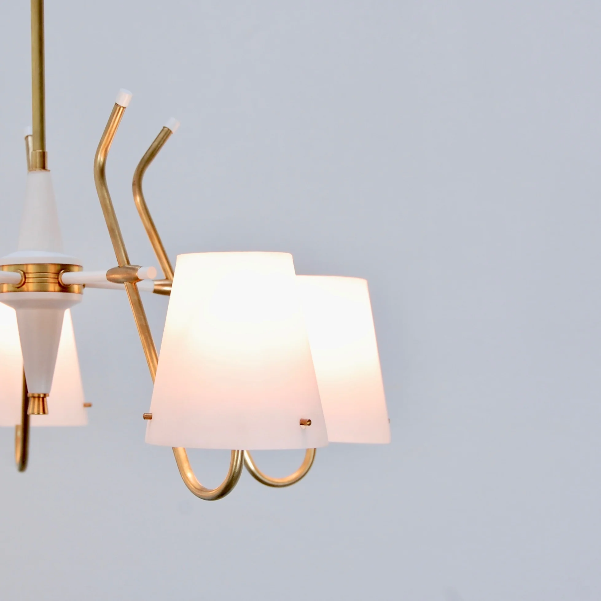 Italian5GlassShadeChandelier10.jpg