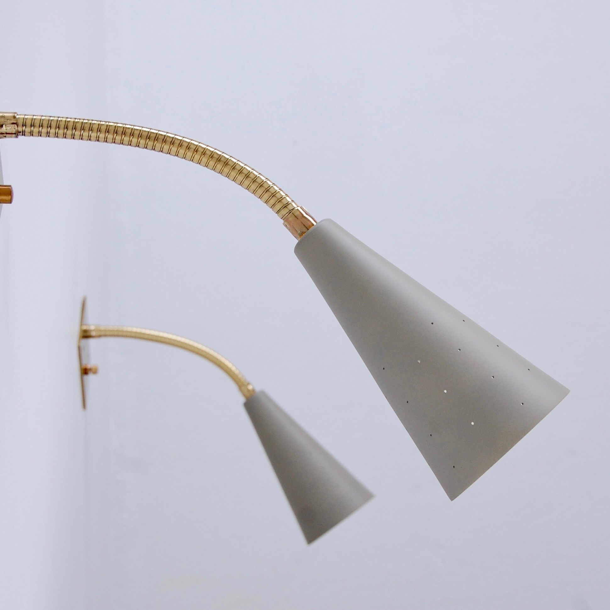 LUsneckSconces2.jpg