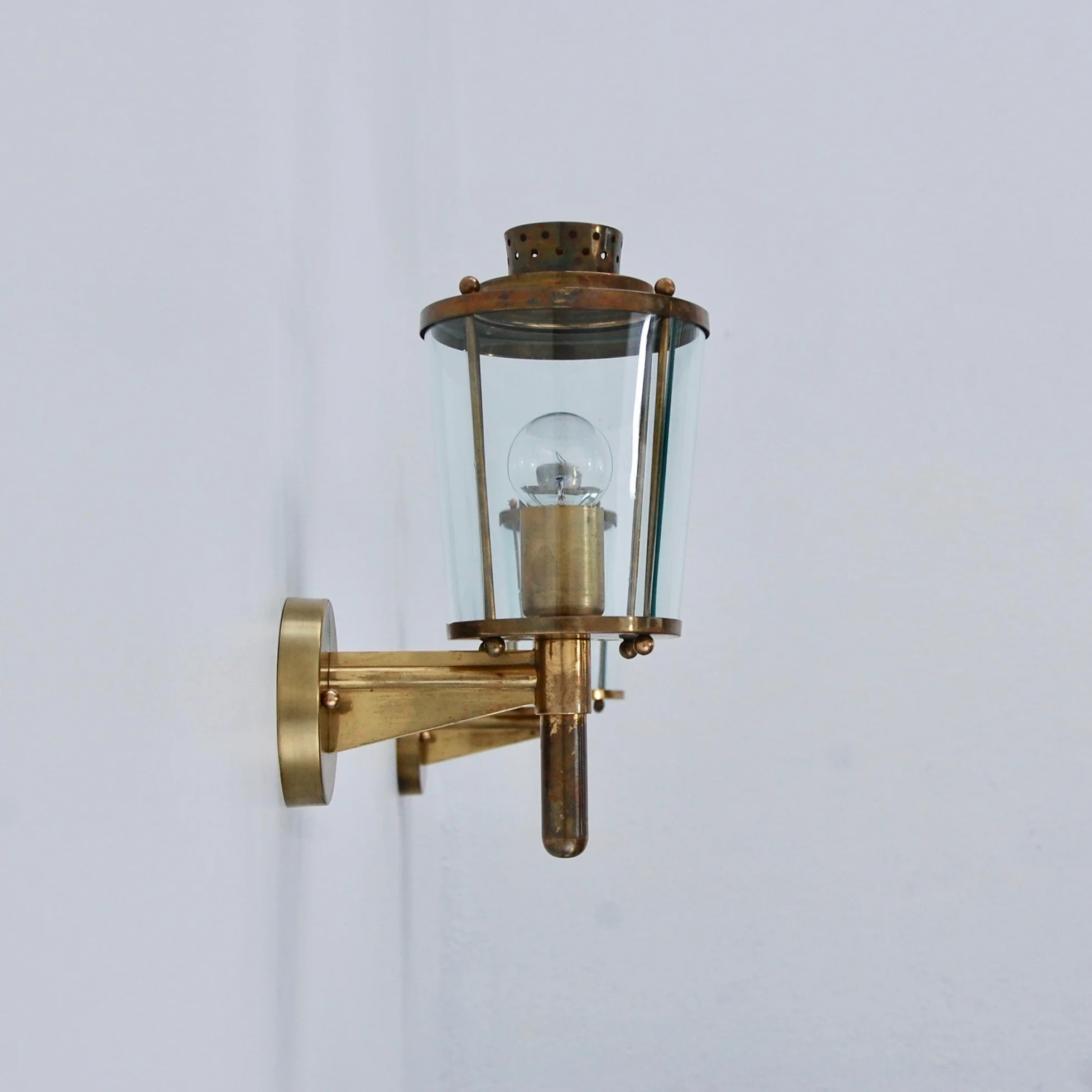 IndoorOutdoorItalianLanterns5.jpg