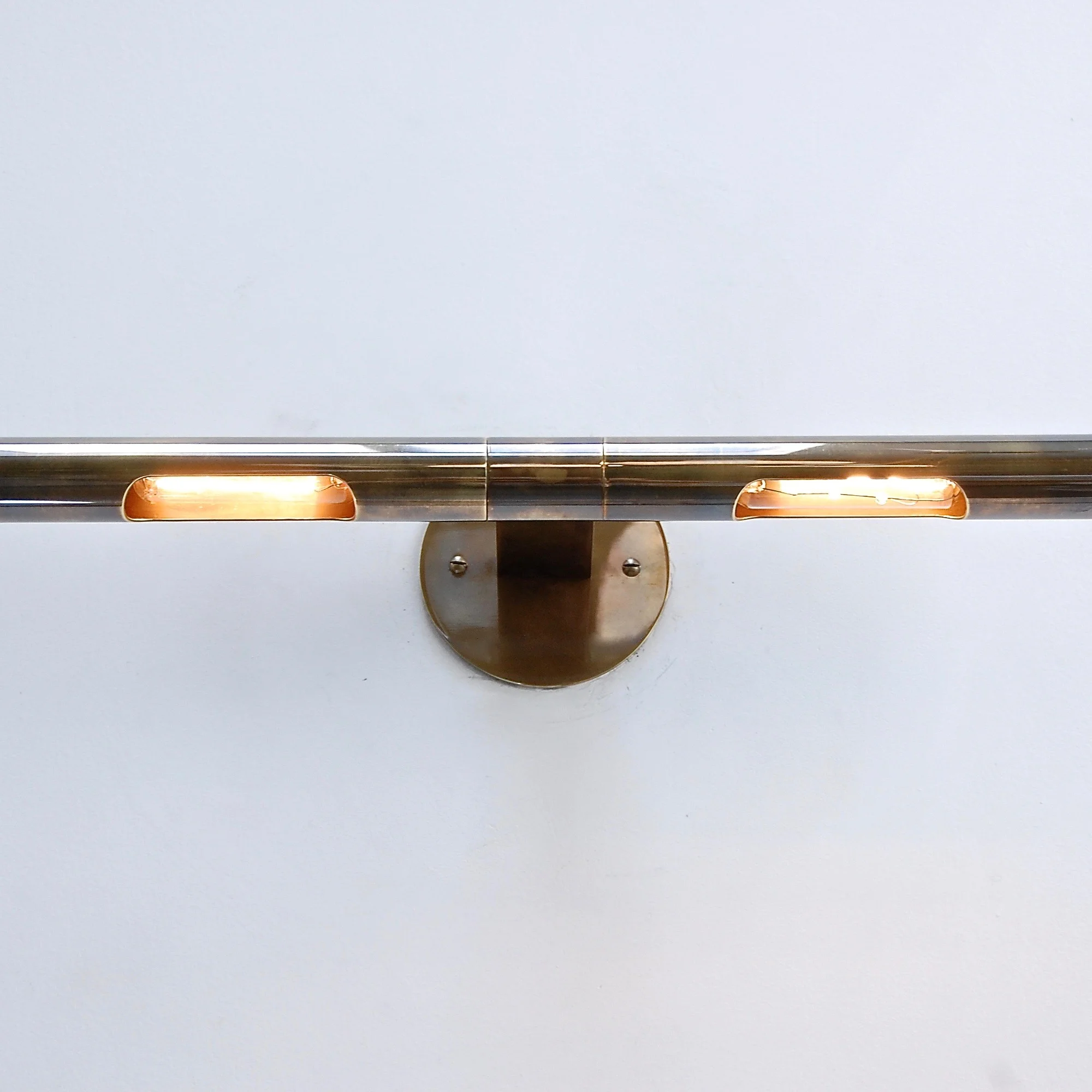 LumfardoLUartDirectionalSconce11.jpg