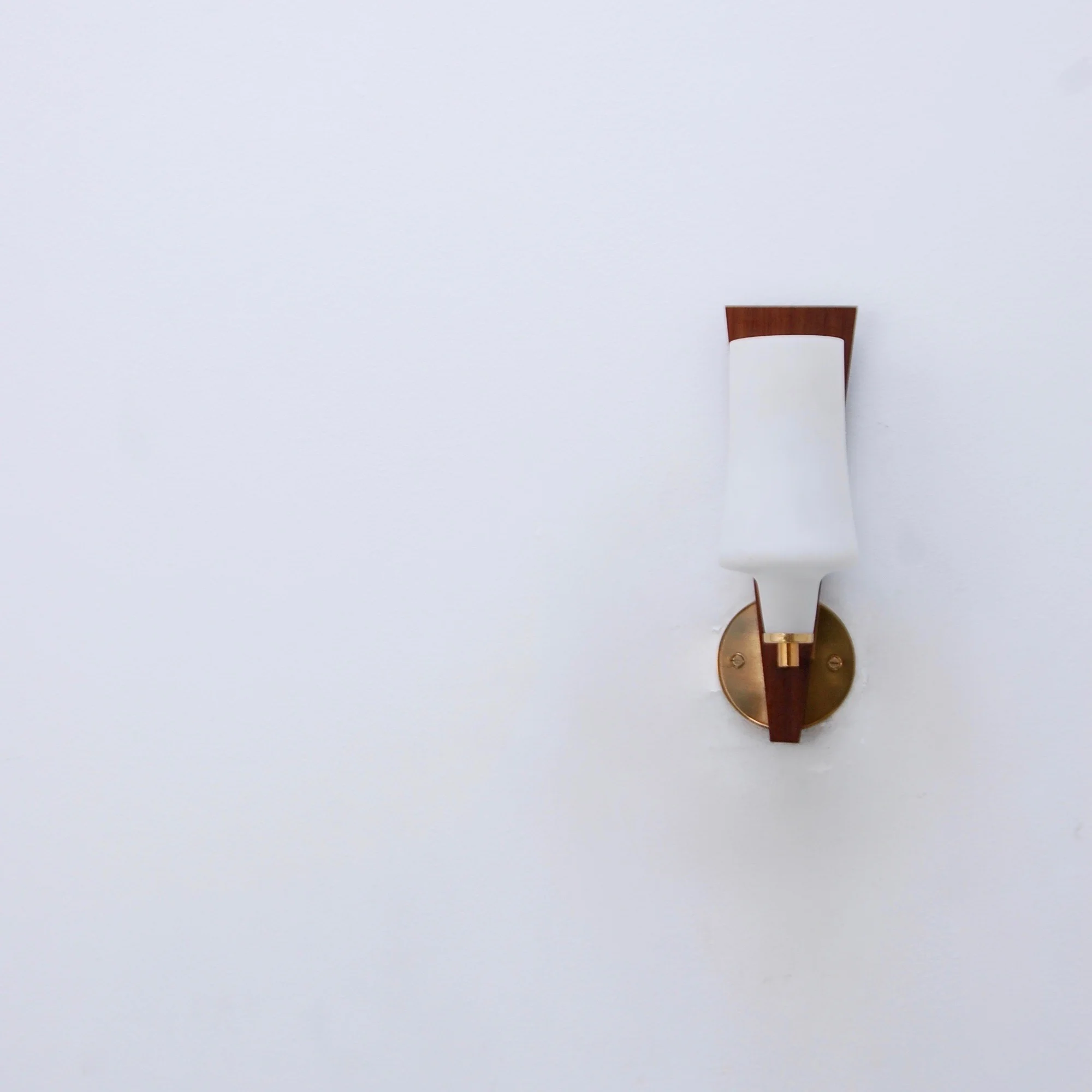 MidcenturyItalianTeakBrassandGlassSconces8.jpg