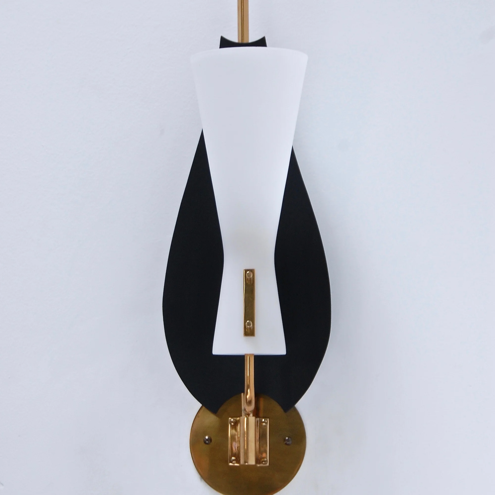 ModernLeafSconce2.jpg