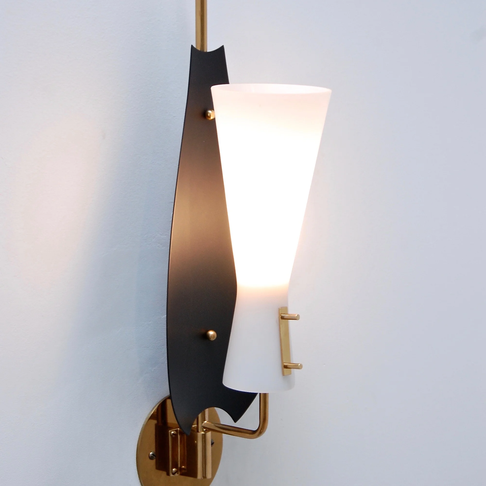 ModernLeafSconce8.jpg