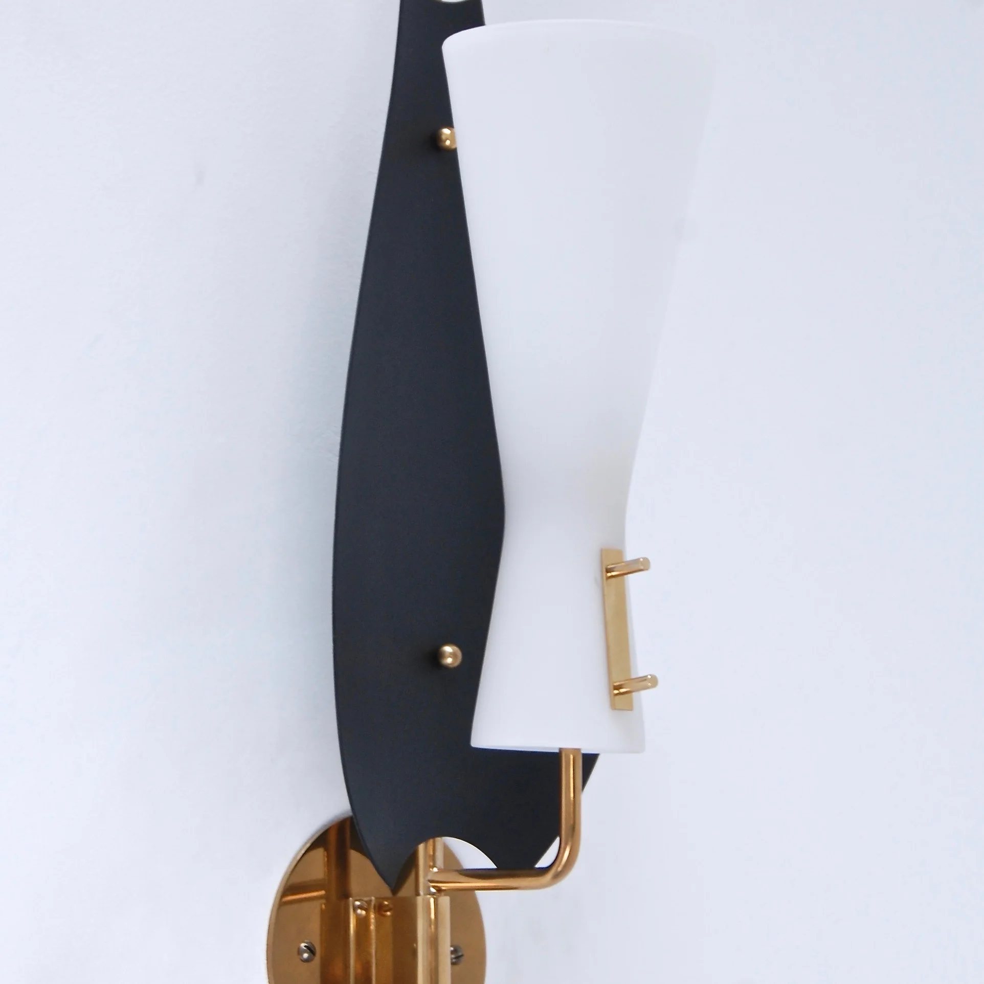 ModernLeafSconce11.jpg