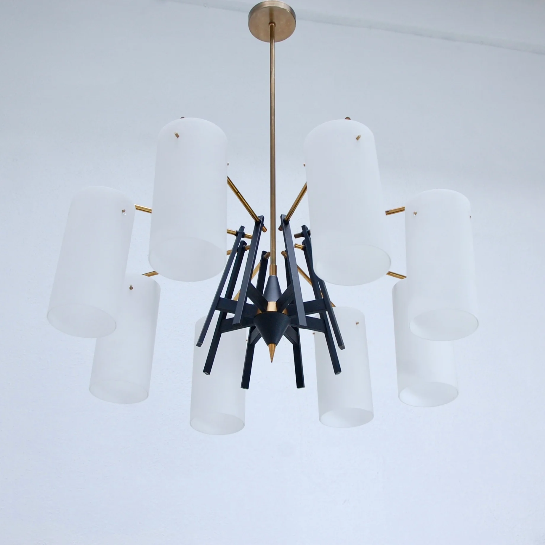 8ArmCylindricalChandelier2.jpg