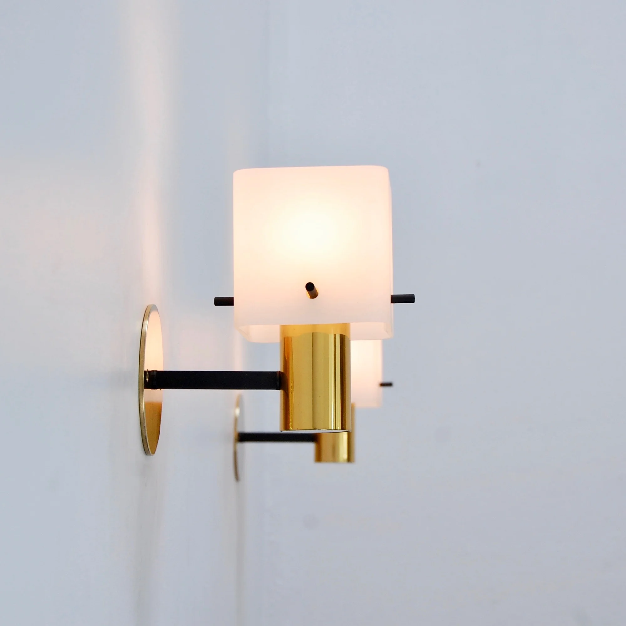 CubicGlassSconces10.jpg