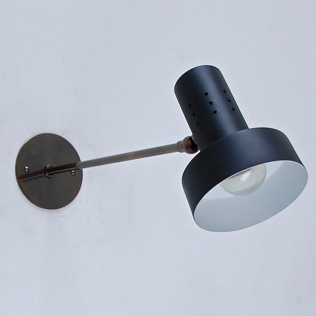 StiluxReadingSconce2.jpg