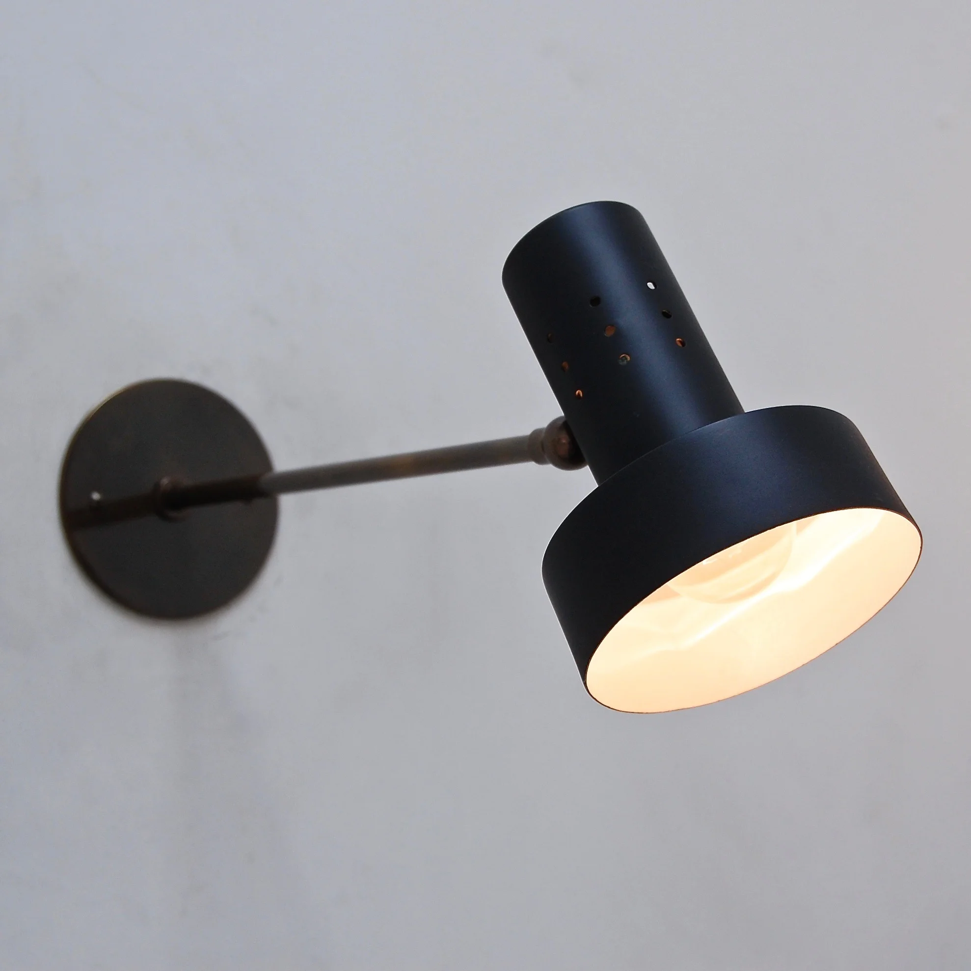 StiluxReadingSconce6.jpg