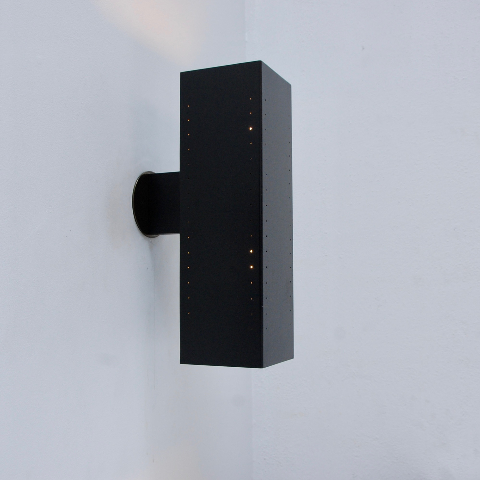 LUlithOutdoorSconces16.jpg