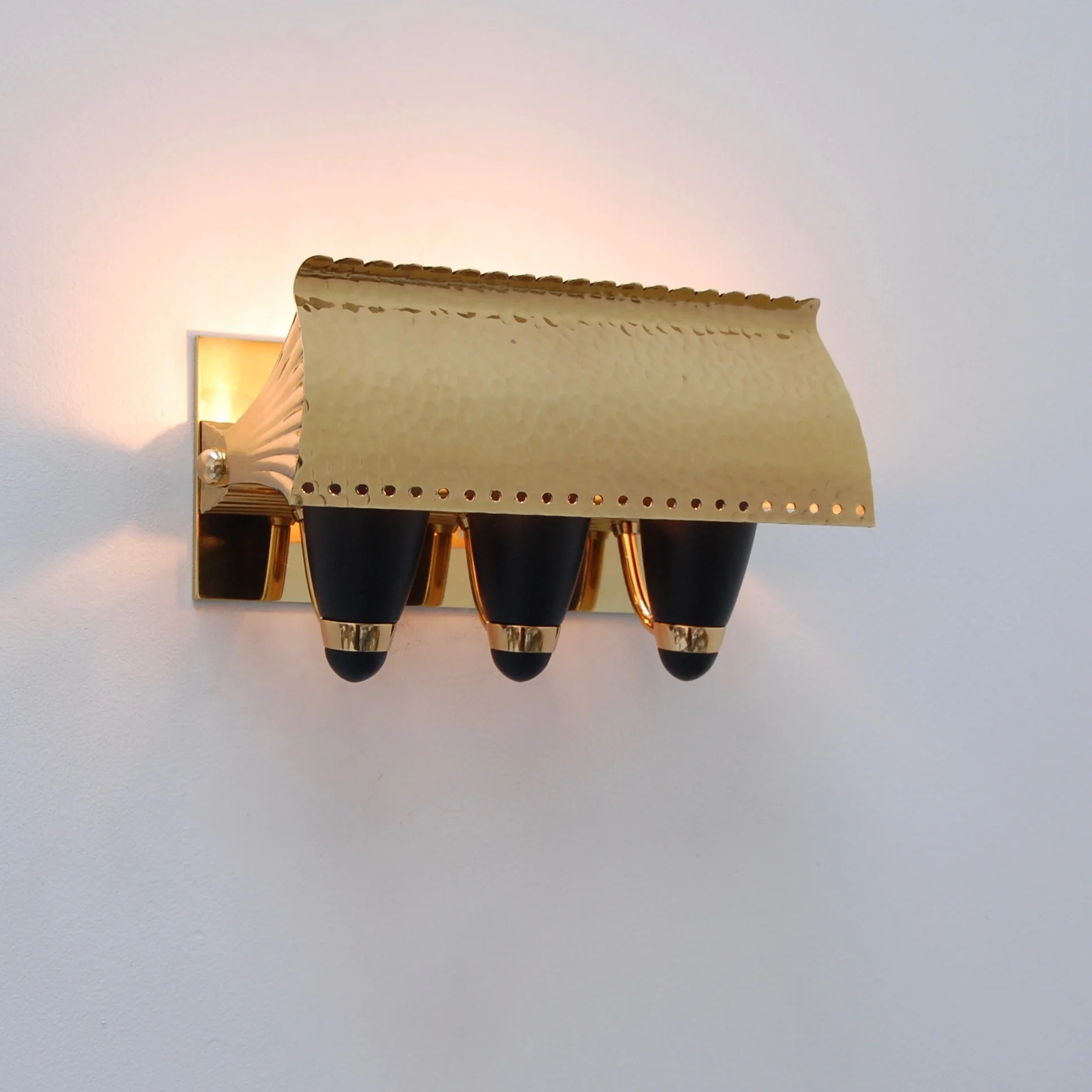 Early60sItalianSconces12.jpg
