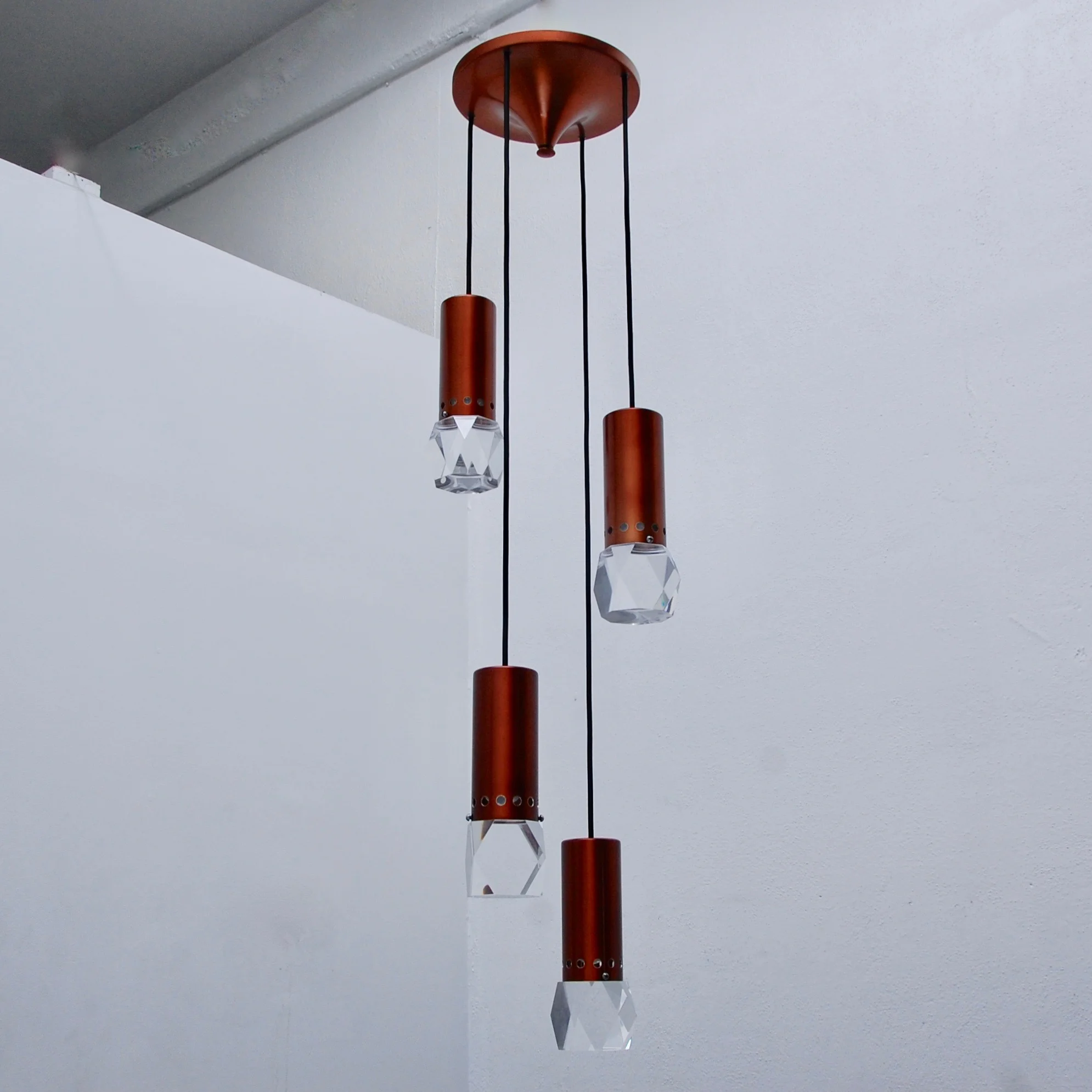 LuciteItalianChandelier2.jpg