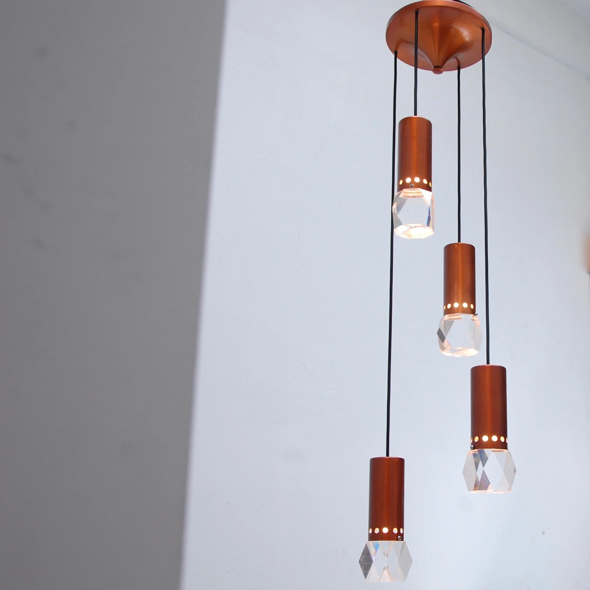 LuciteItalianChandelier9.jpg