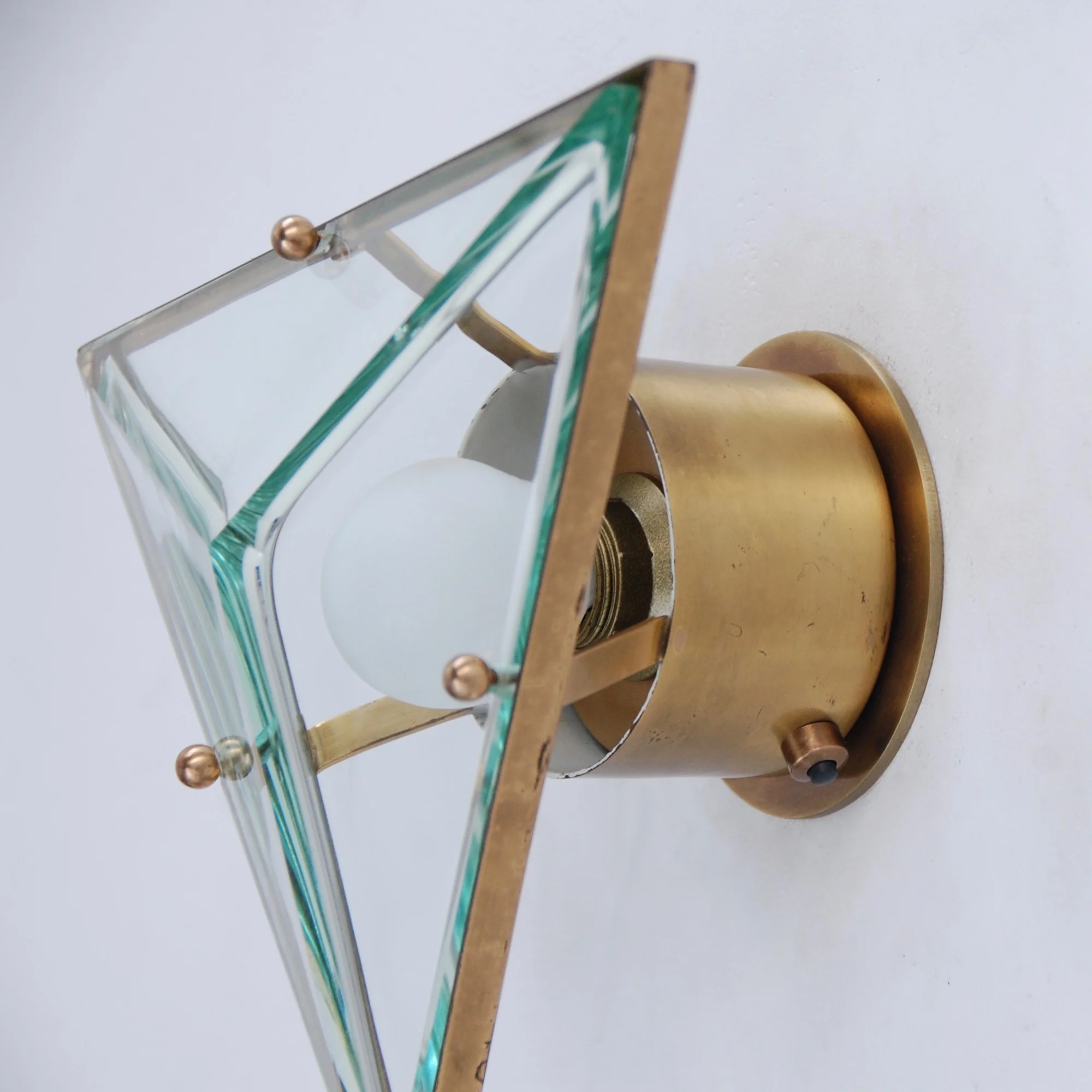 CrystalArteTriangularSconces4.jpg