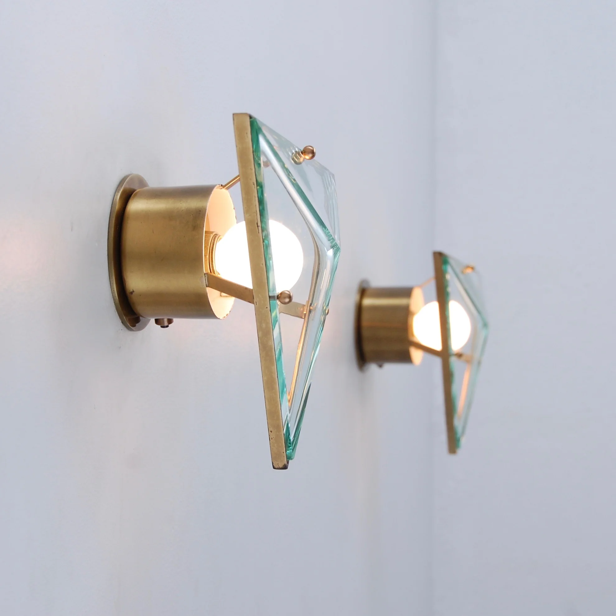 CrystalArteTriangularSconces7.jpg