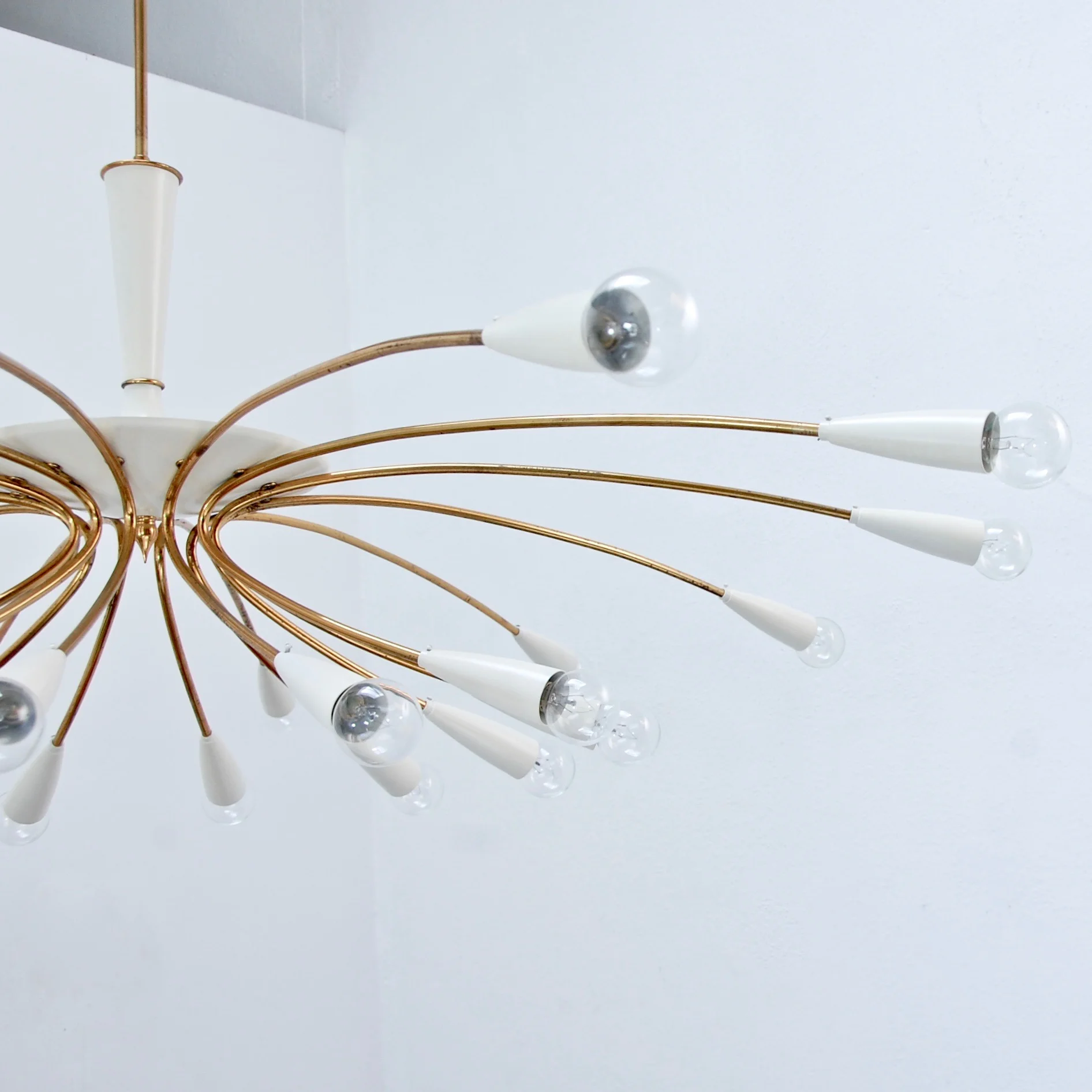 Monumental50s24LightChandelier9.jpg