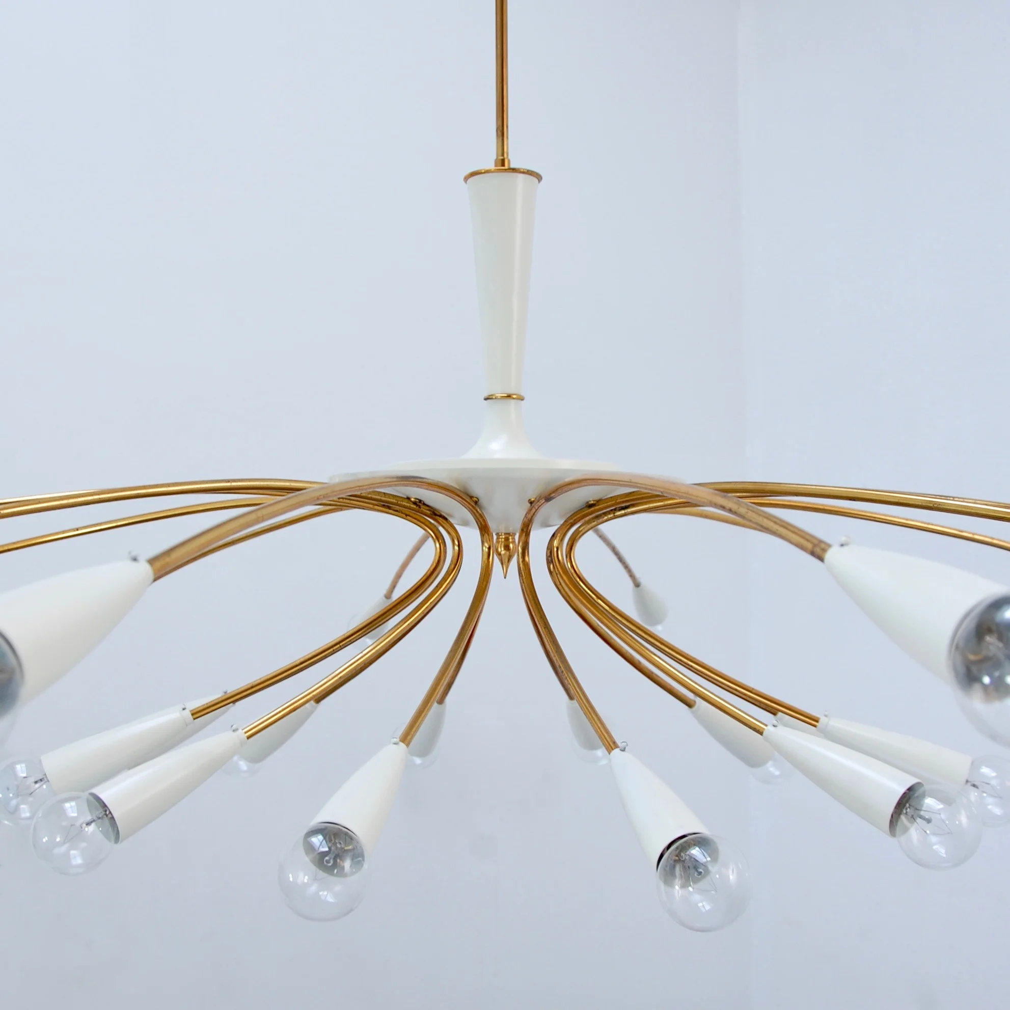 Monumental50s24LightChandelier10.jpg