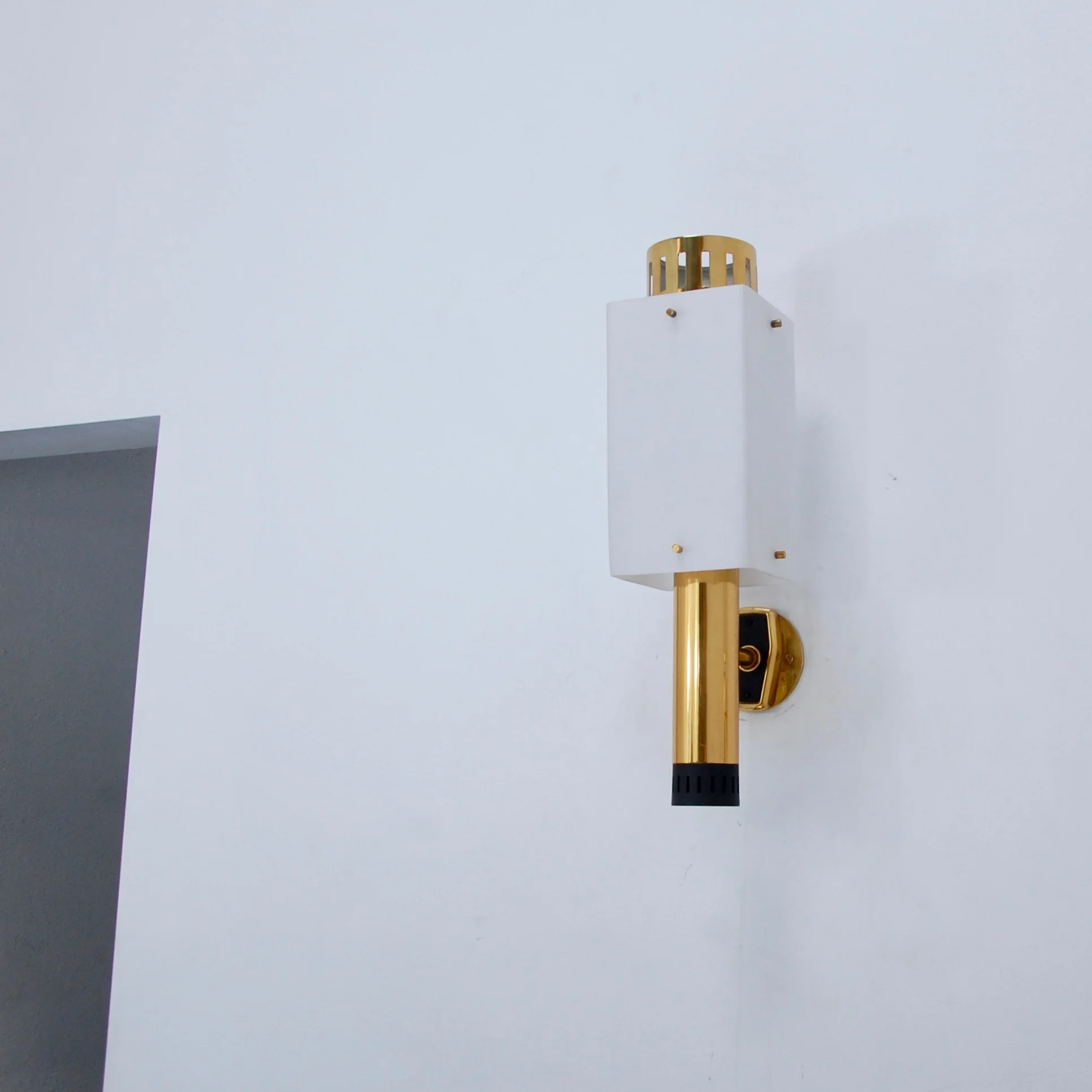 LargeStilnovoSconces4.jpg