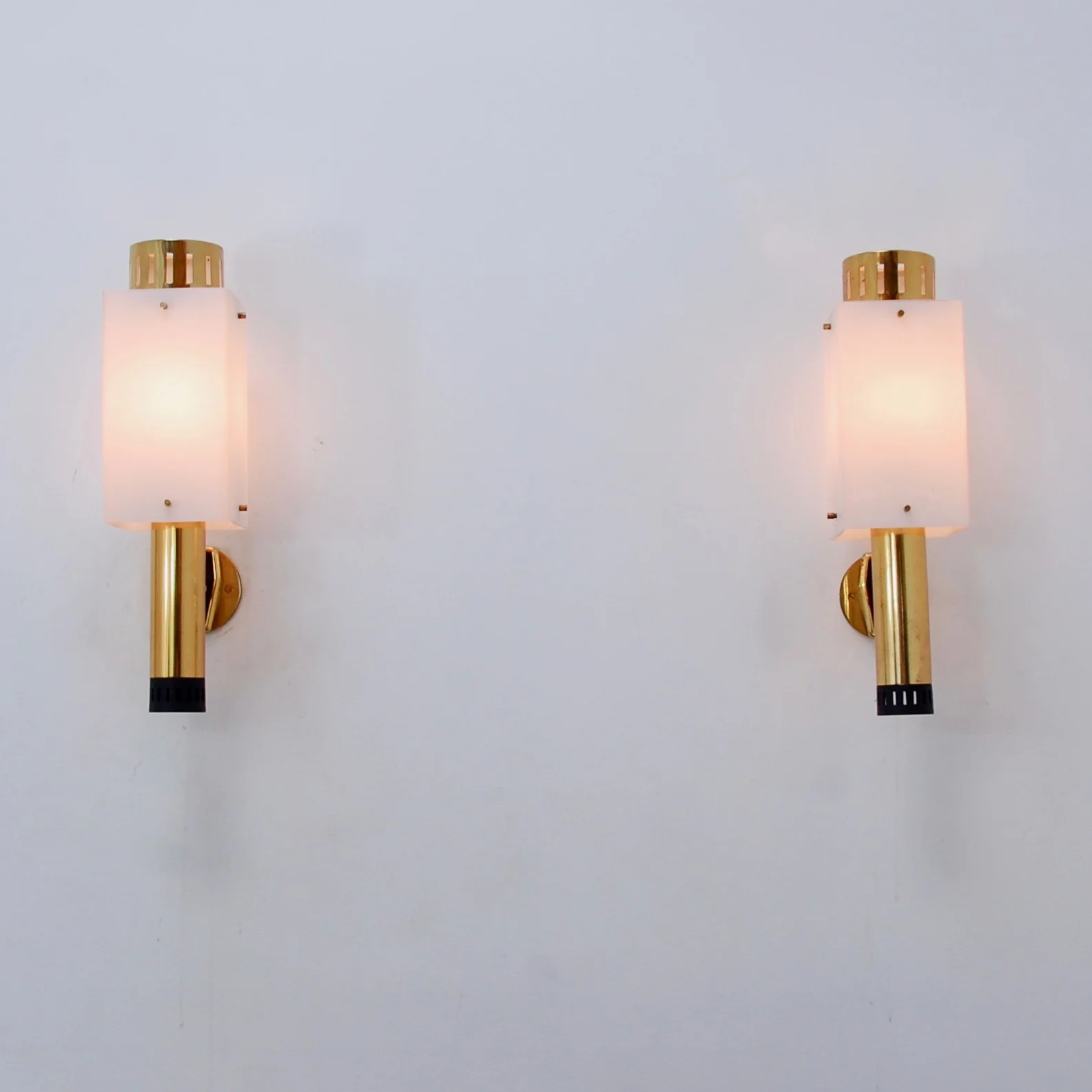LargeStilnovoSconces12.jpg