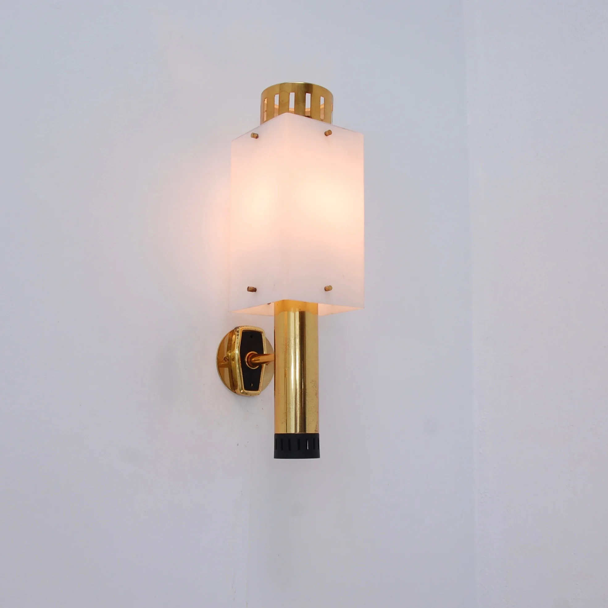 LargeStilnovoSconces13.jpg