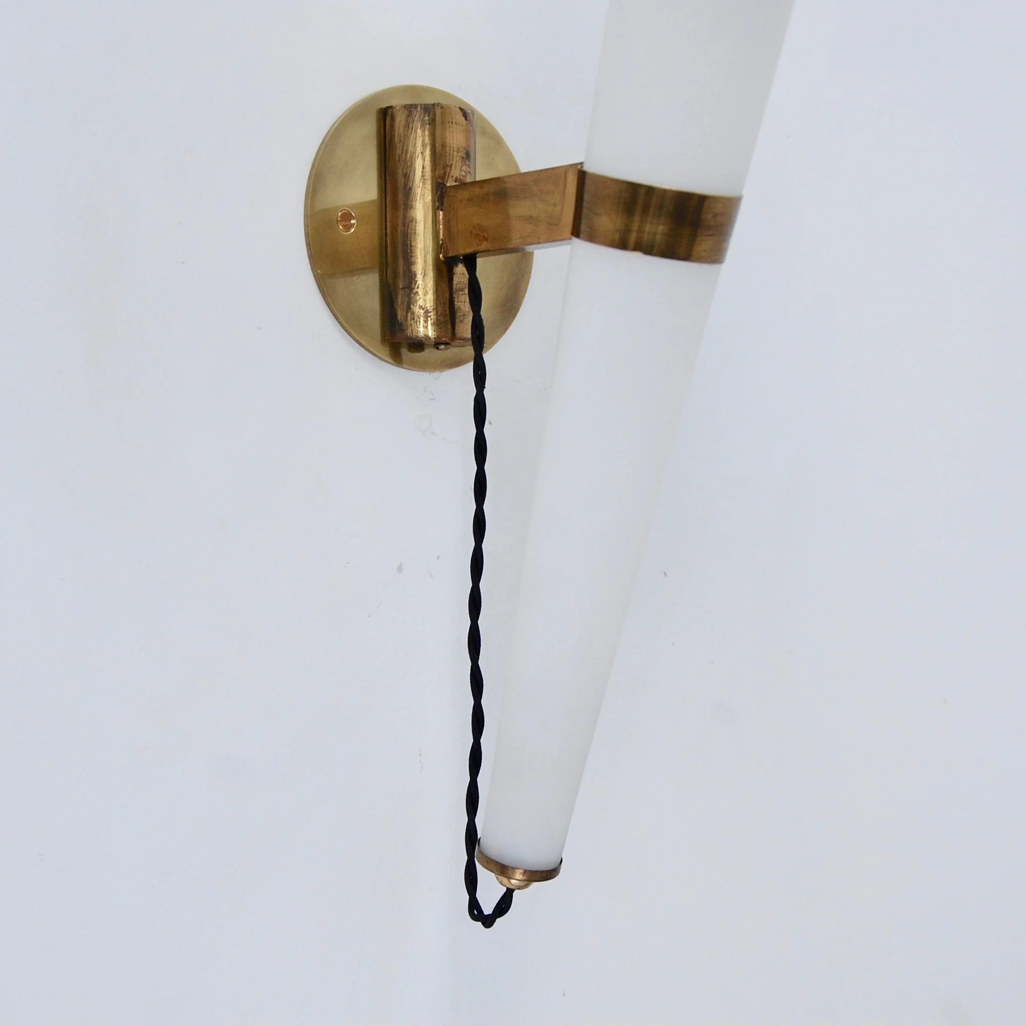LargeStilnovoAttrSconces7.jpg