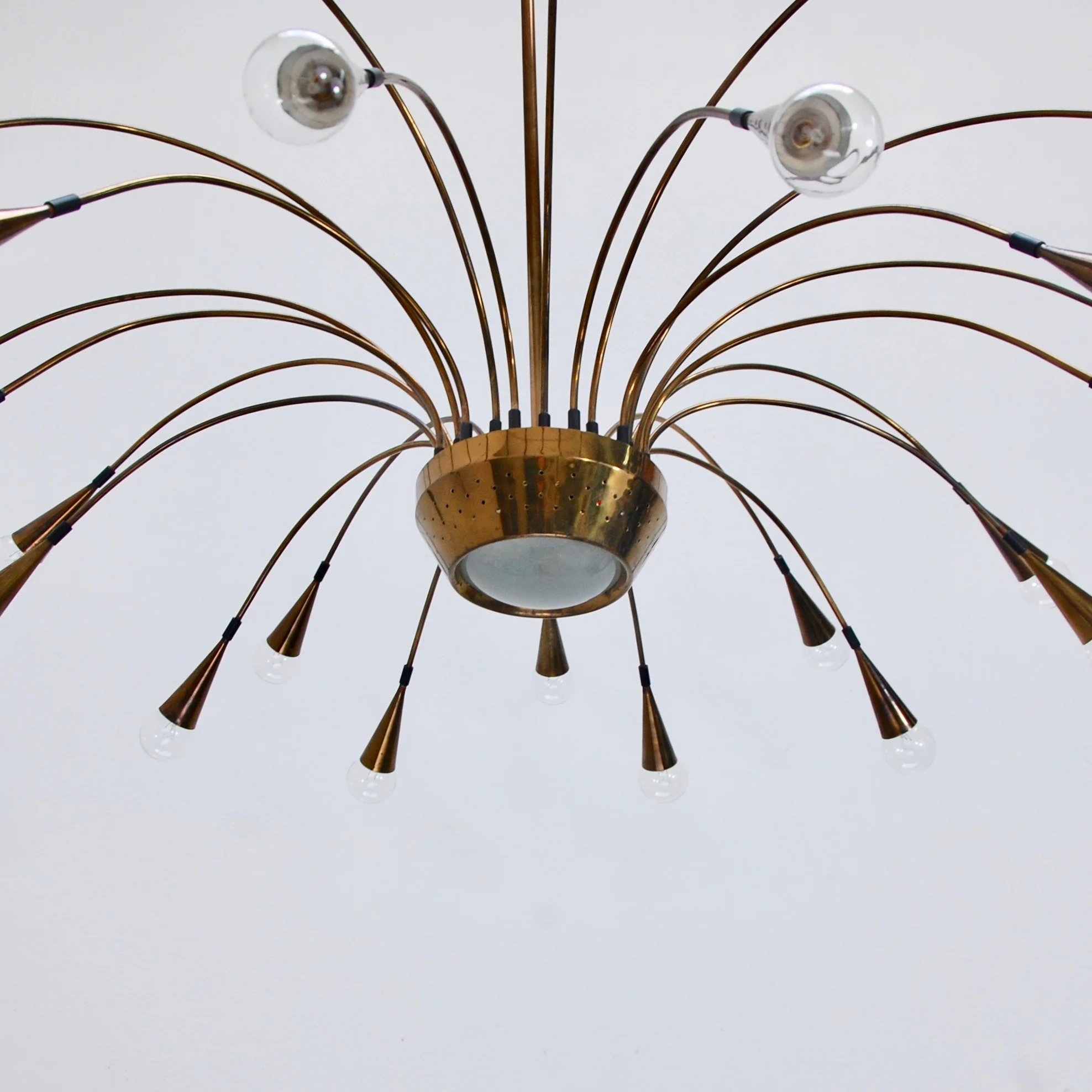 25LightItalianChandelier4.jpg